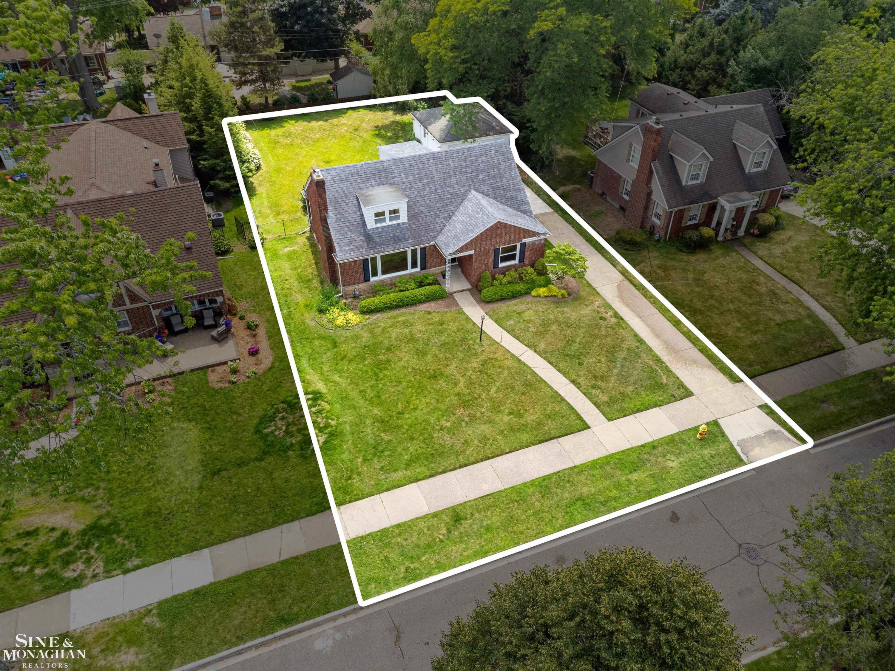 581 Hampton Road, Grosse Pointe Woods, MI 48236 — Photo 55