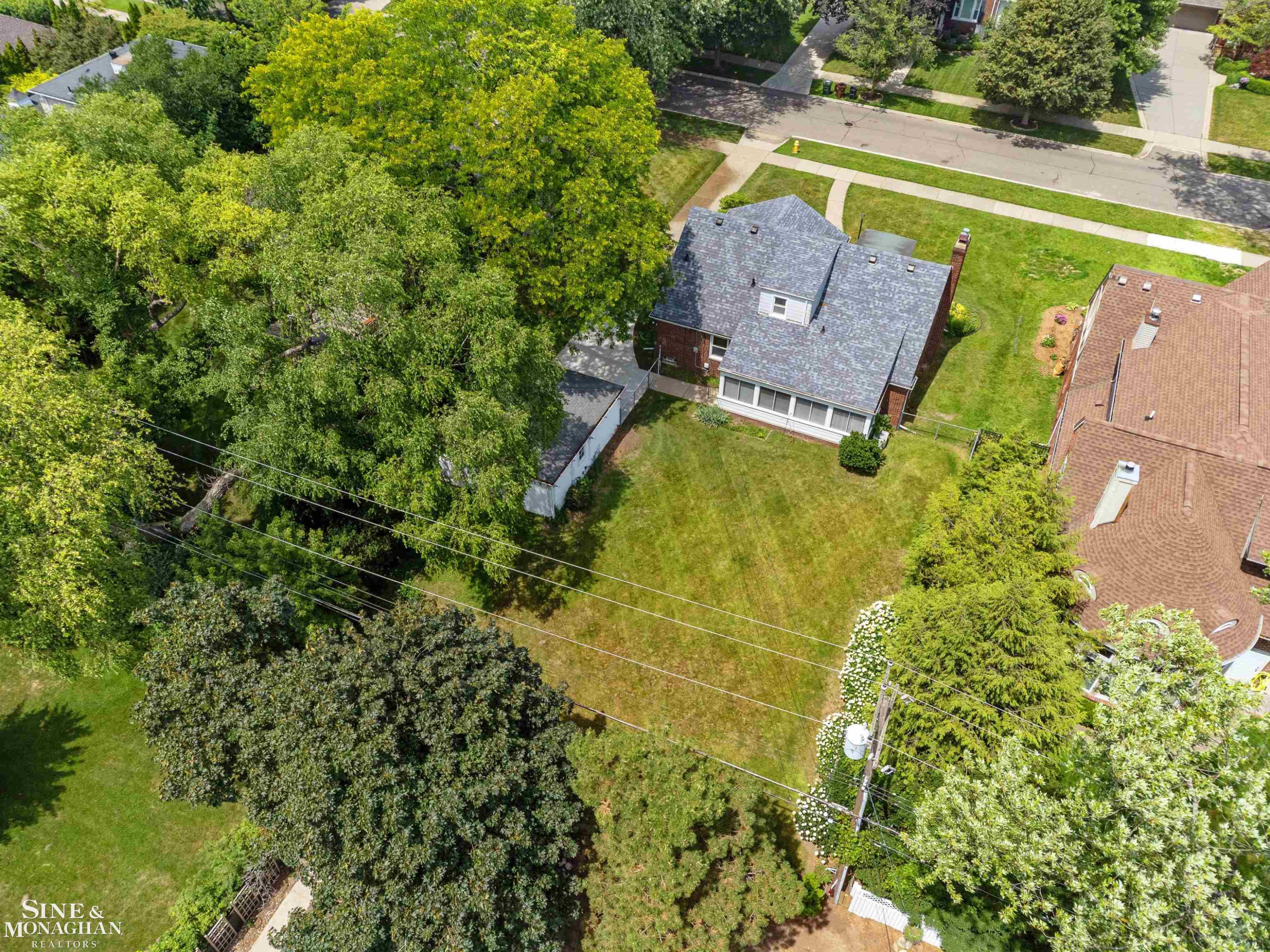 581 Hampton Road, Grosse Pointe Woods, MI 48236 — Photo 56