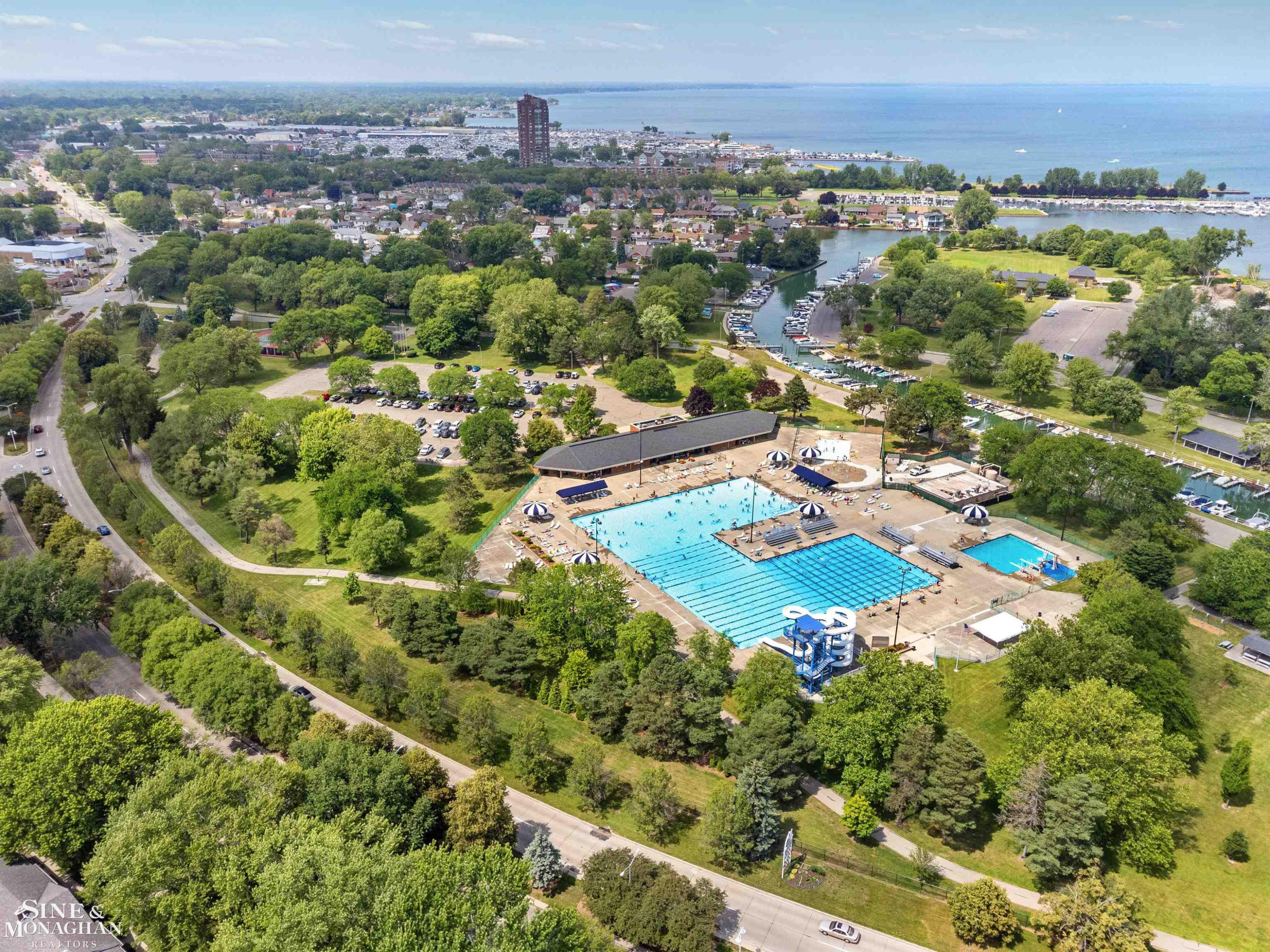 581 Hampton Road, Grosse Pointe Woods, MI 48236 — Photo 60