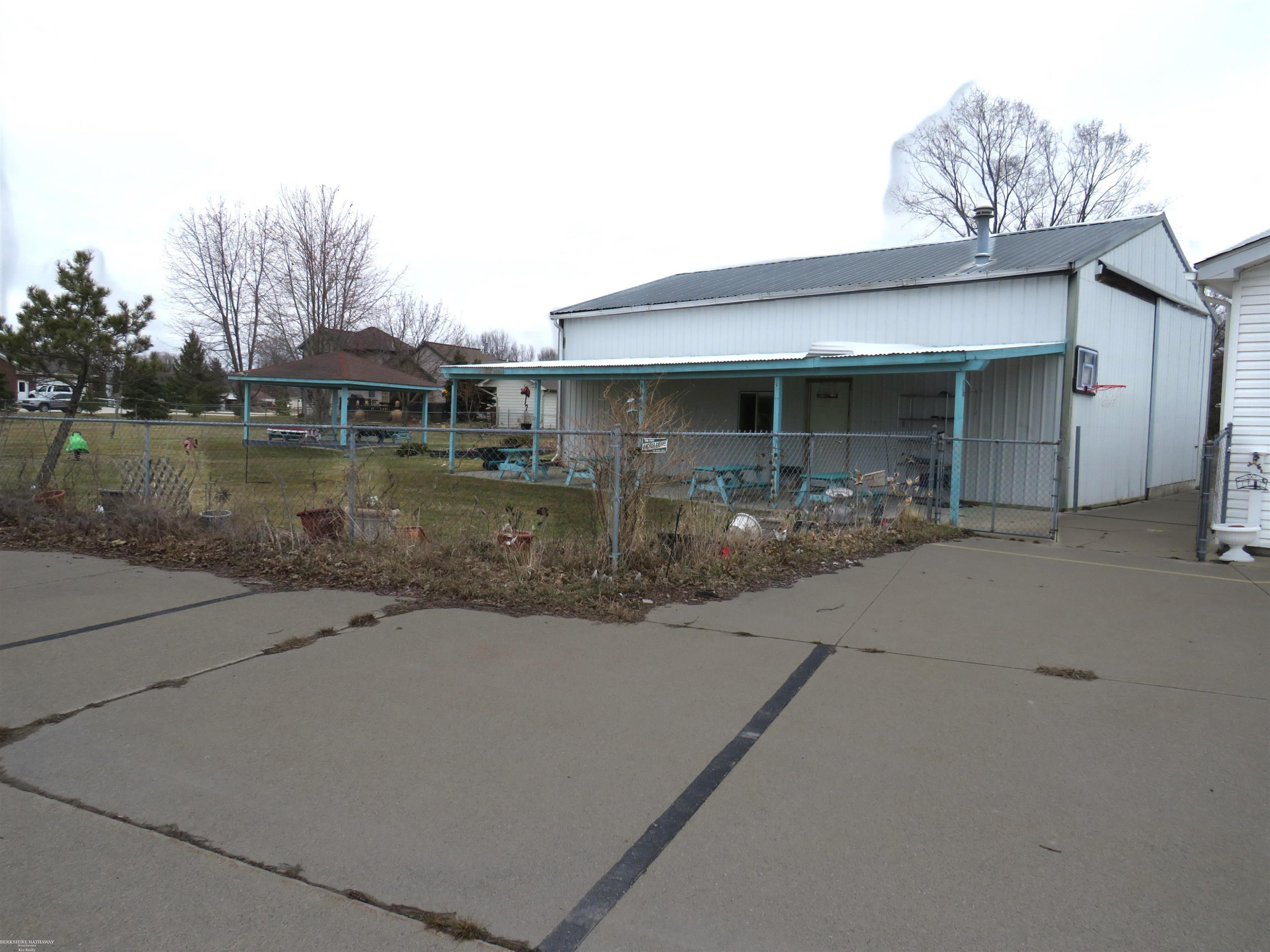8622 Dixie Highway, MI — Photo 28