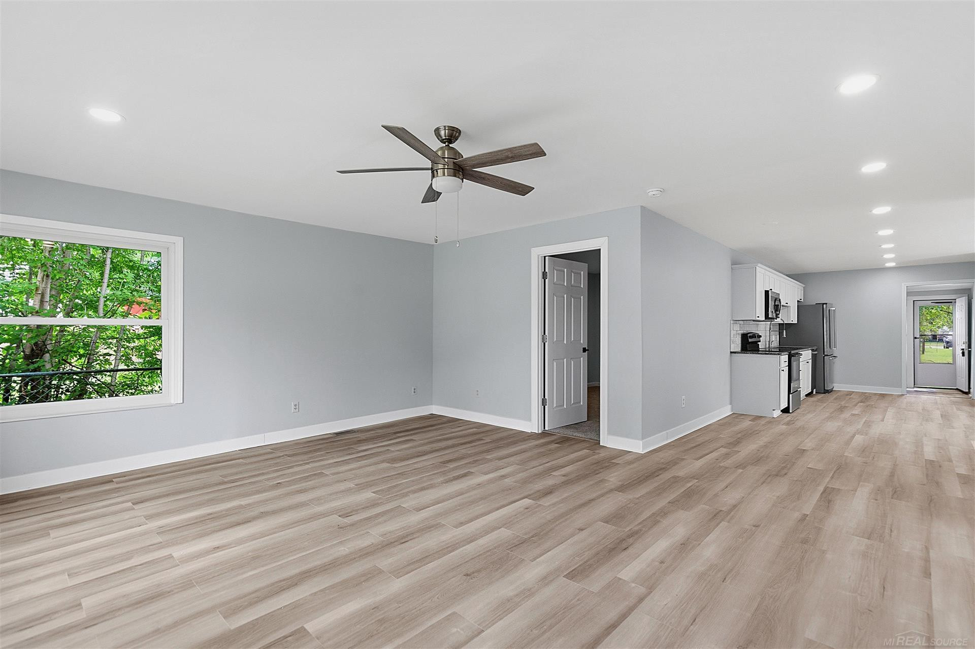 44 Fessenden Street, Mount Clemens, MI 48043 — Photo 4
