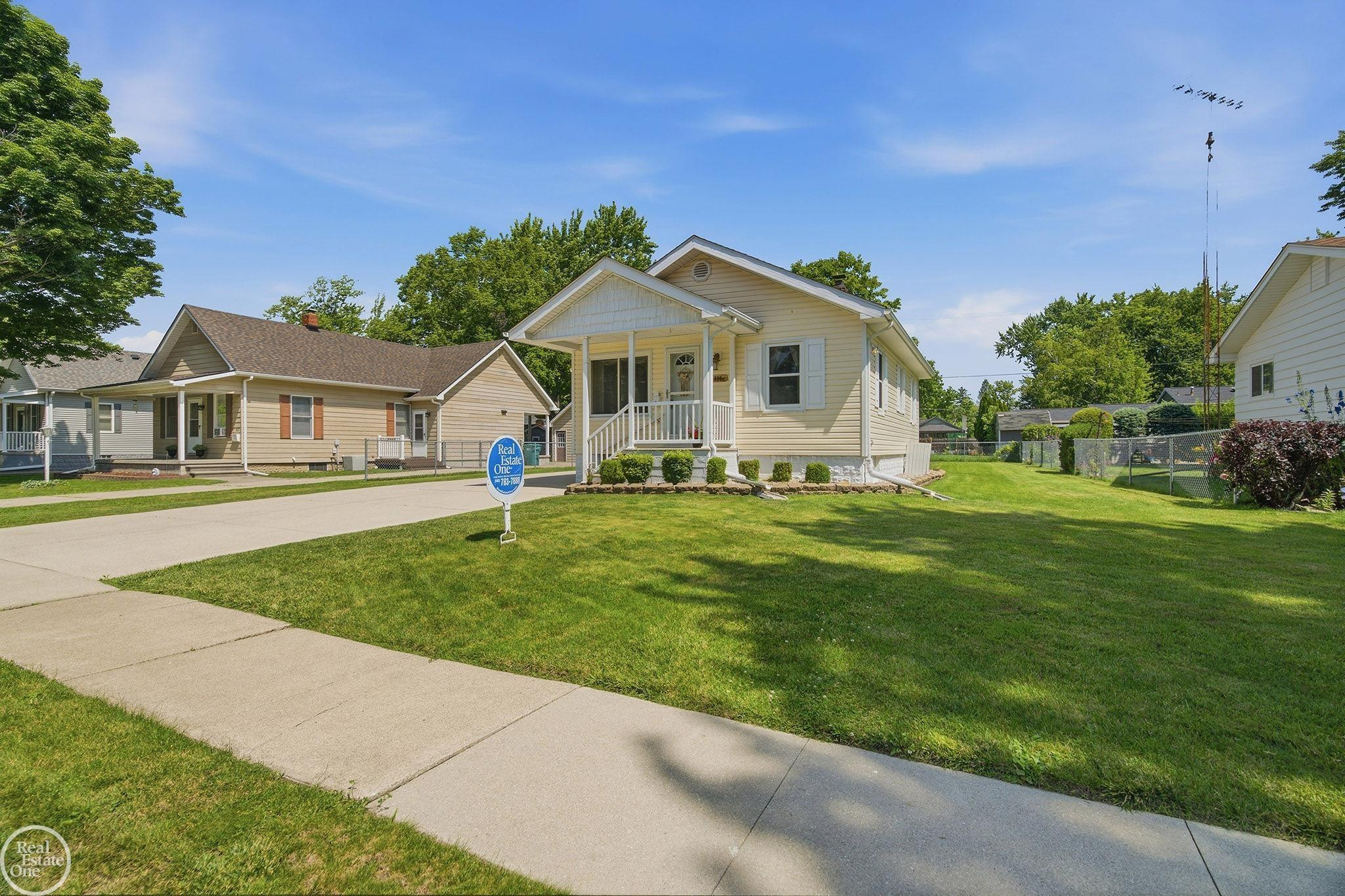804 WATERLOO Street, MI 48079 — Photo 6