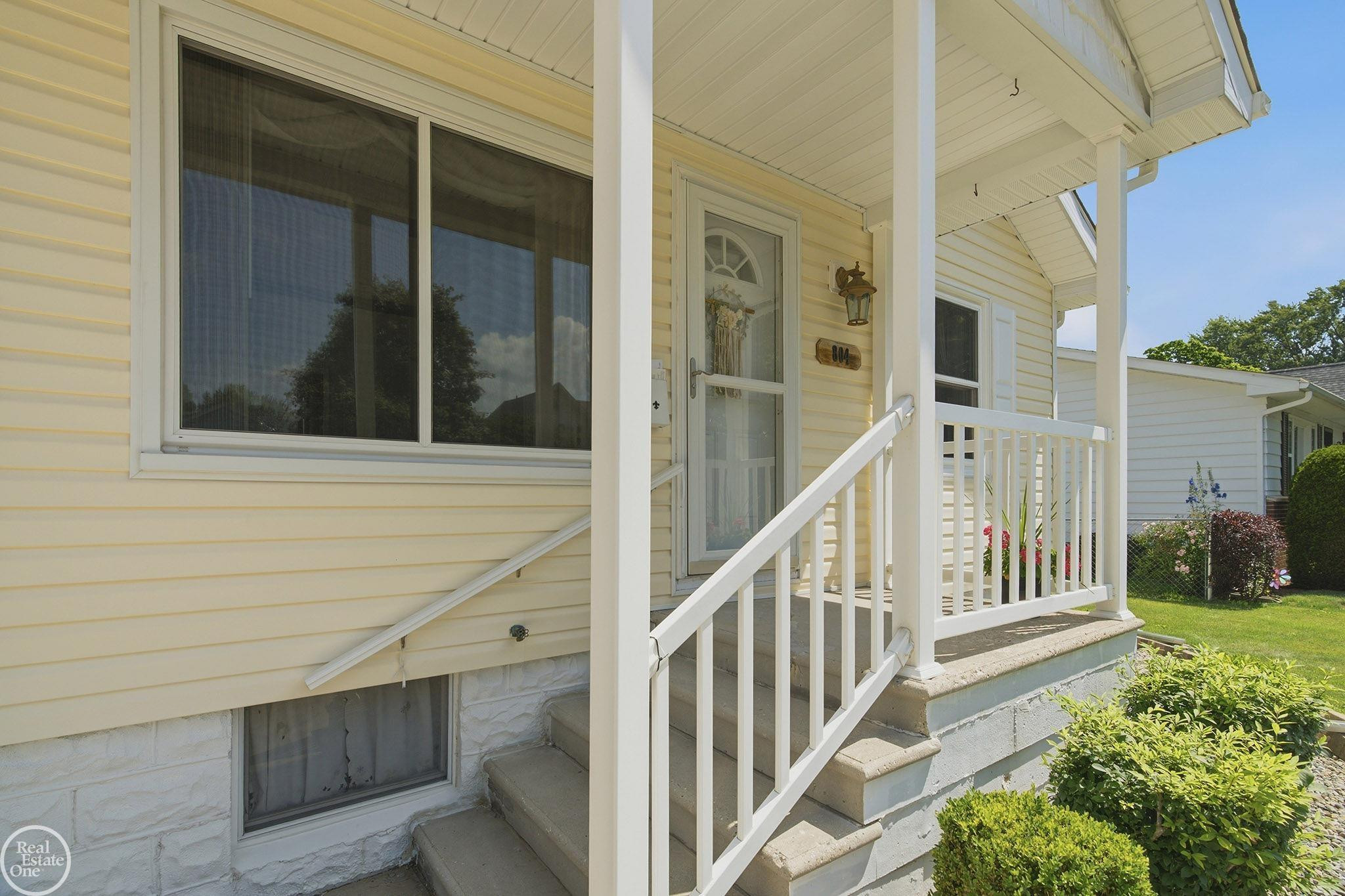 804 WATERLOO Street, MI 48079 — Photo 8
