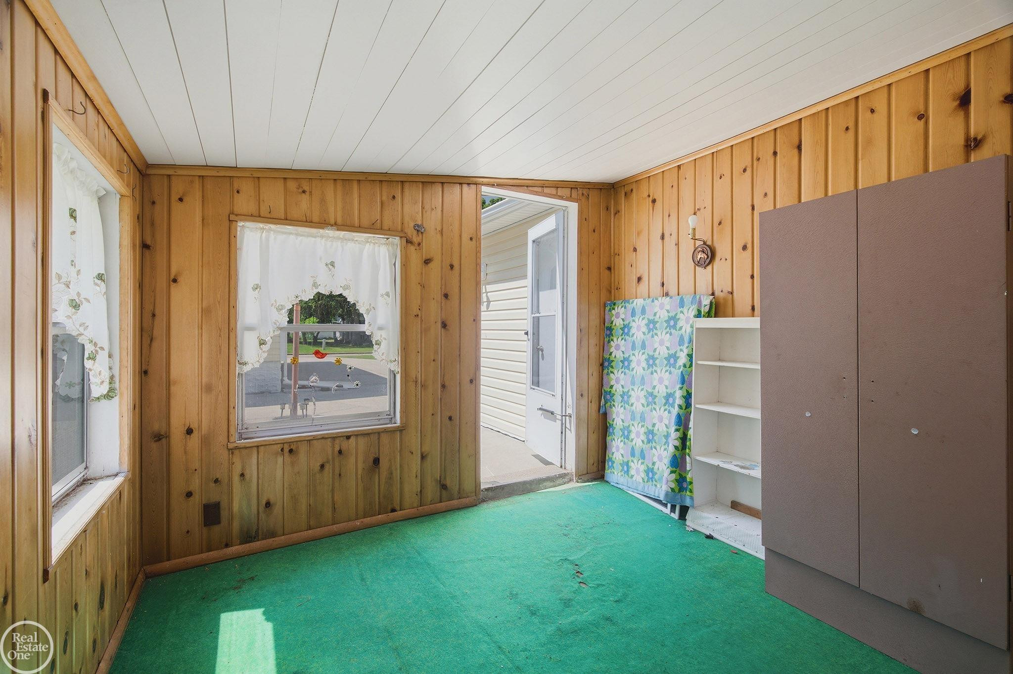 804 WATERLOO Street, MI 48079 — Photo 18