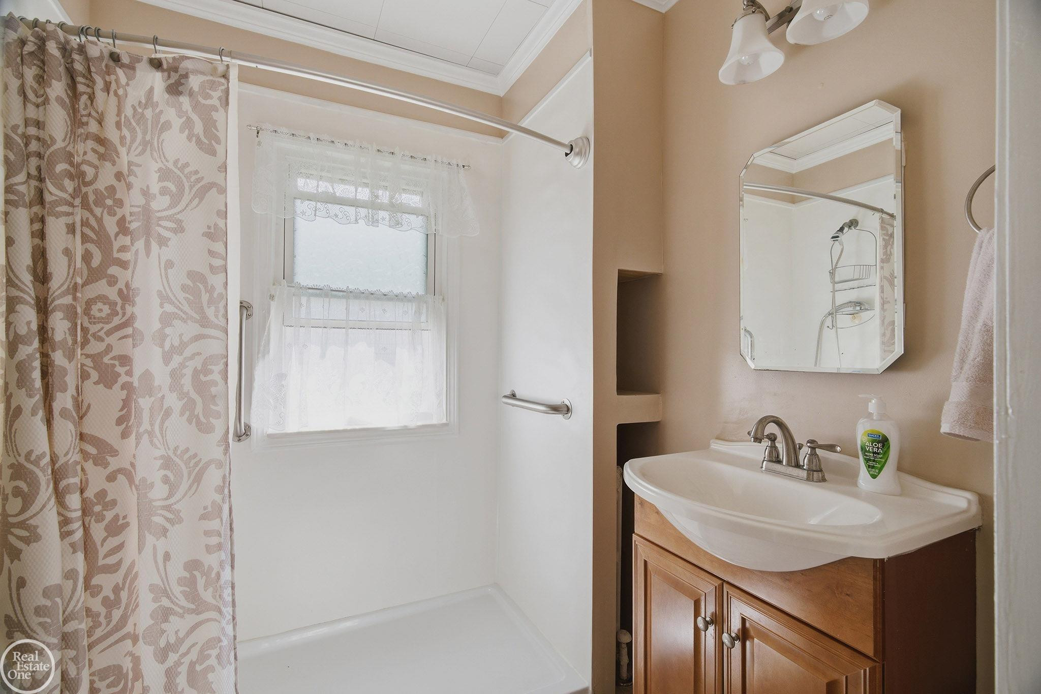 804 WATERLOO Street, MI 48079 — Photo 20