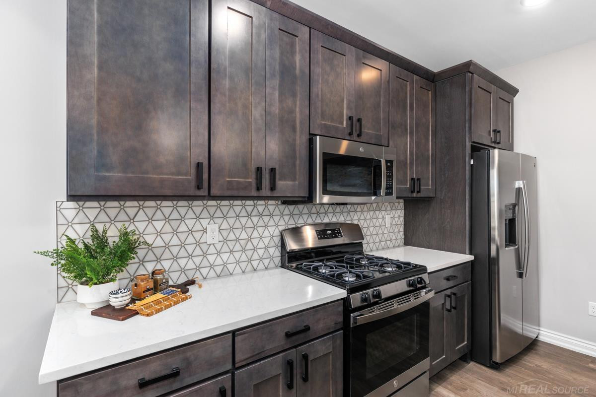 8518 West Valley Drive, MI 48383 — Photo 15