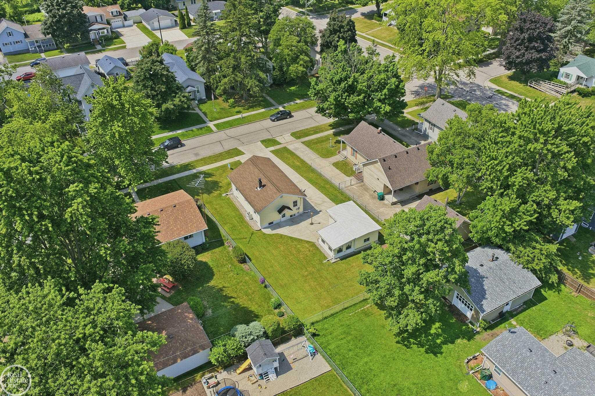 804 WATERLOO Street, MI 48079 — Photo 32