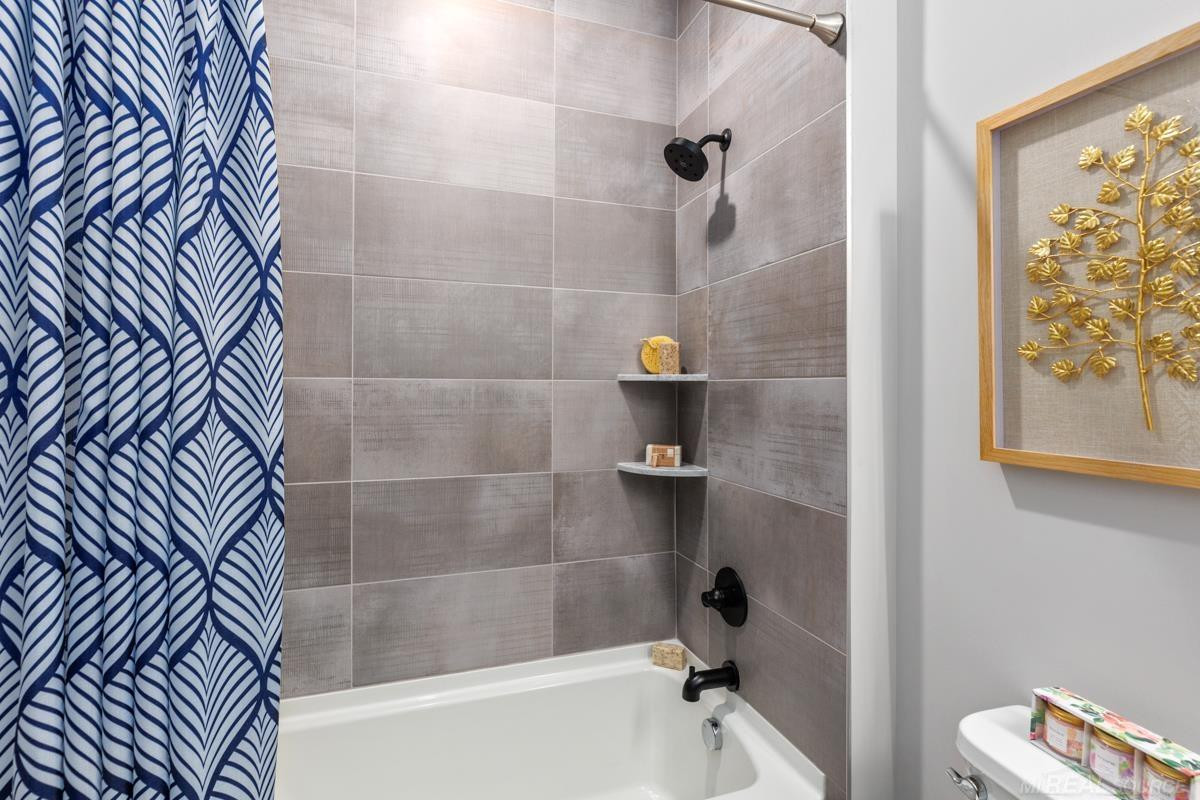 8520 West Valley Drive, MI 48383 — Photo 34