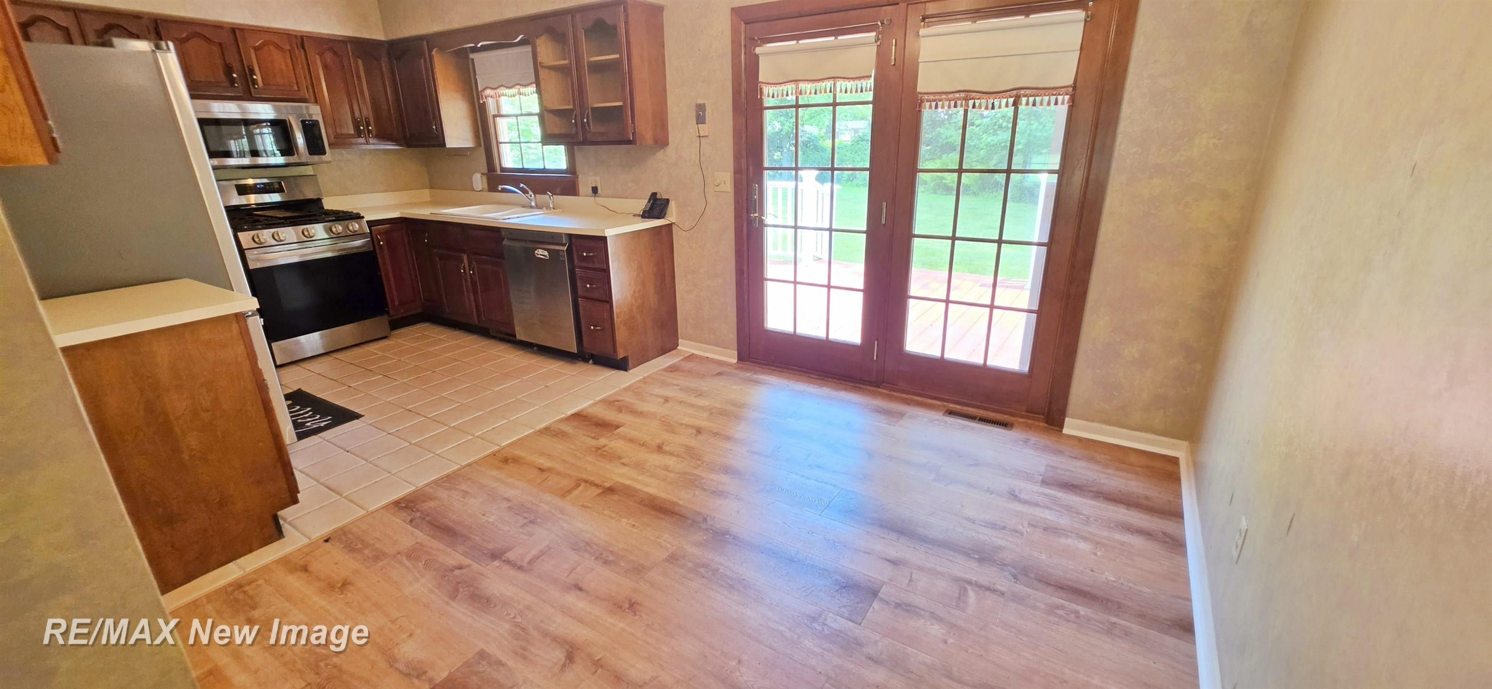 4445 Eastport Drive, Bridgeport, MI 48722 — Photo 9