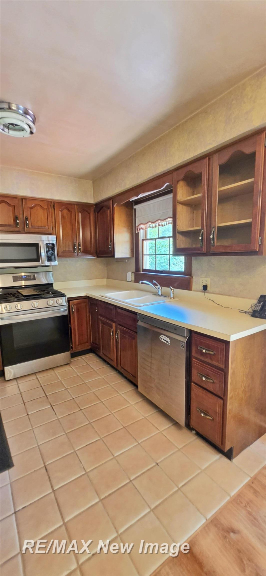 4445 Eastport Drive, Bridgeport, MI 48722 — Photo 12