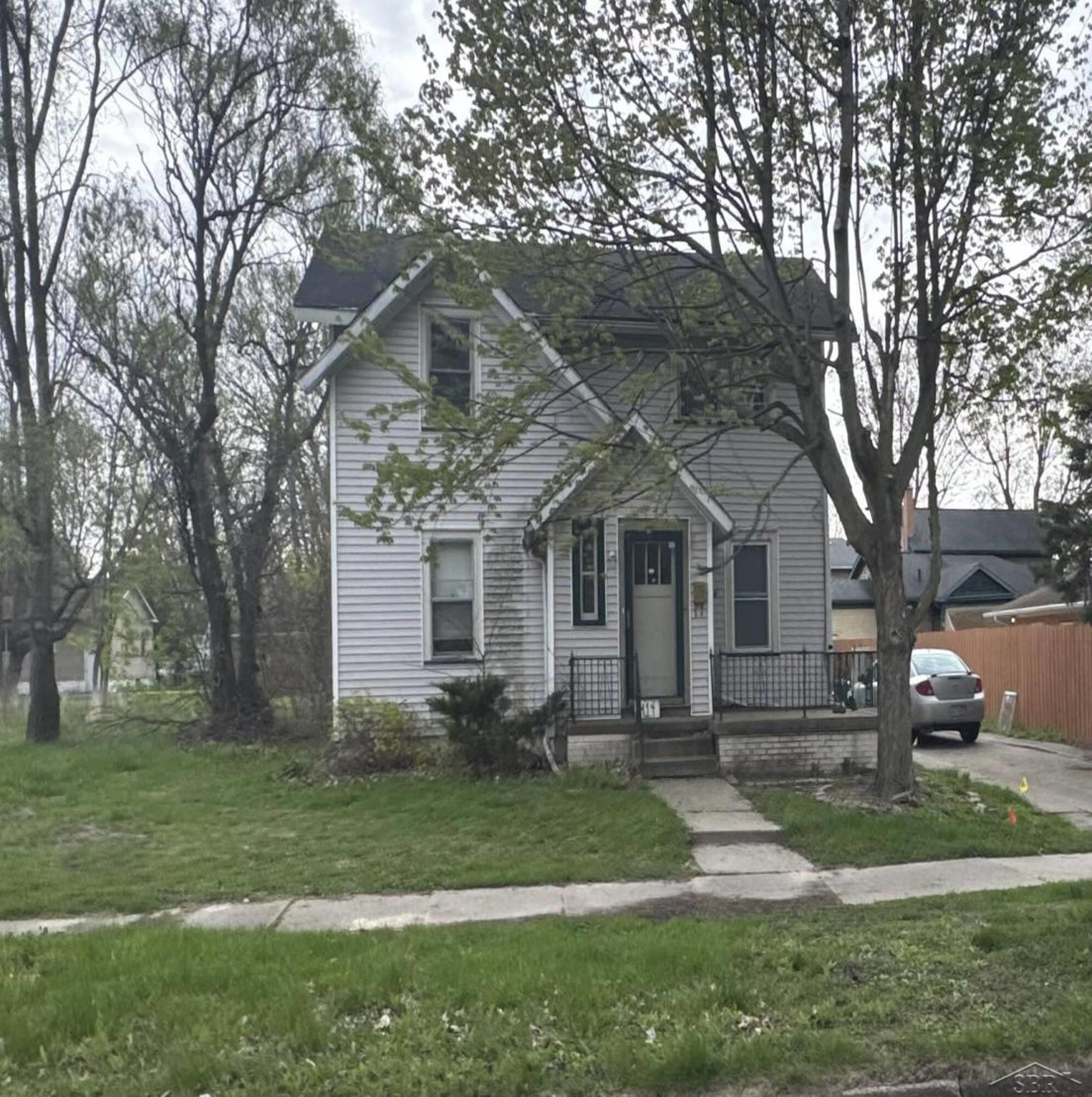 414 S Elm Street, Saginaw, MI 48602 — front exterior