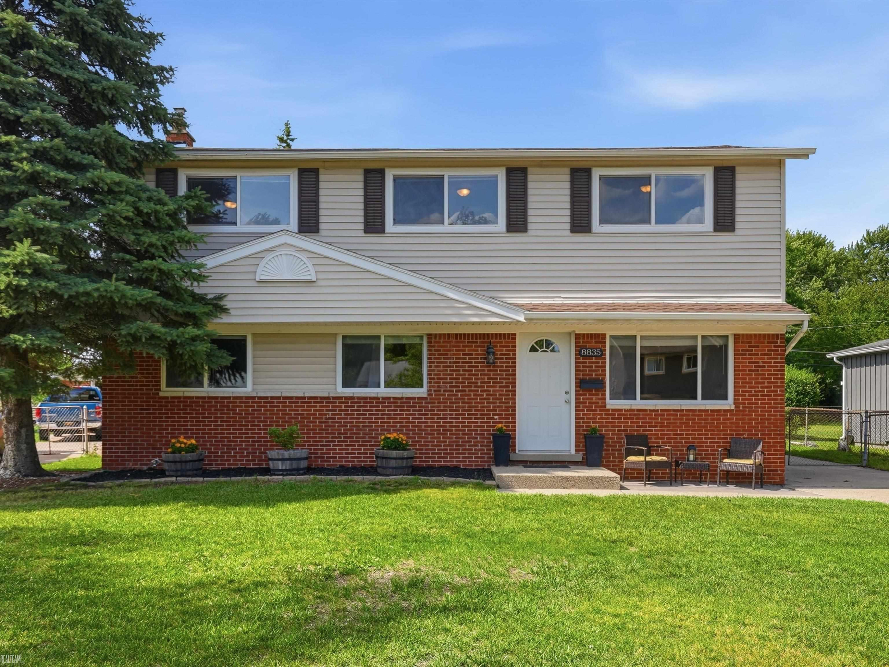 8835 Royce Drive, Sterling Heights, MI 48313 — front exterior