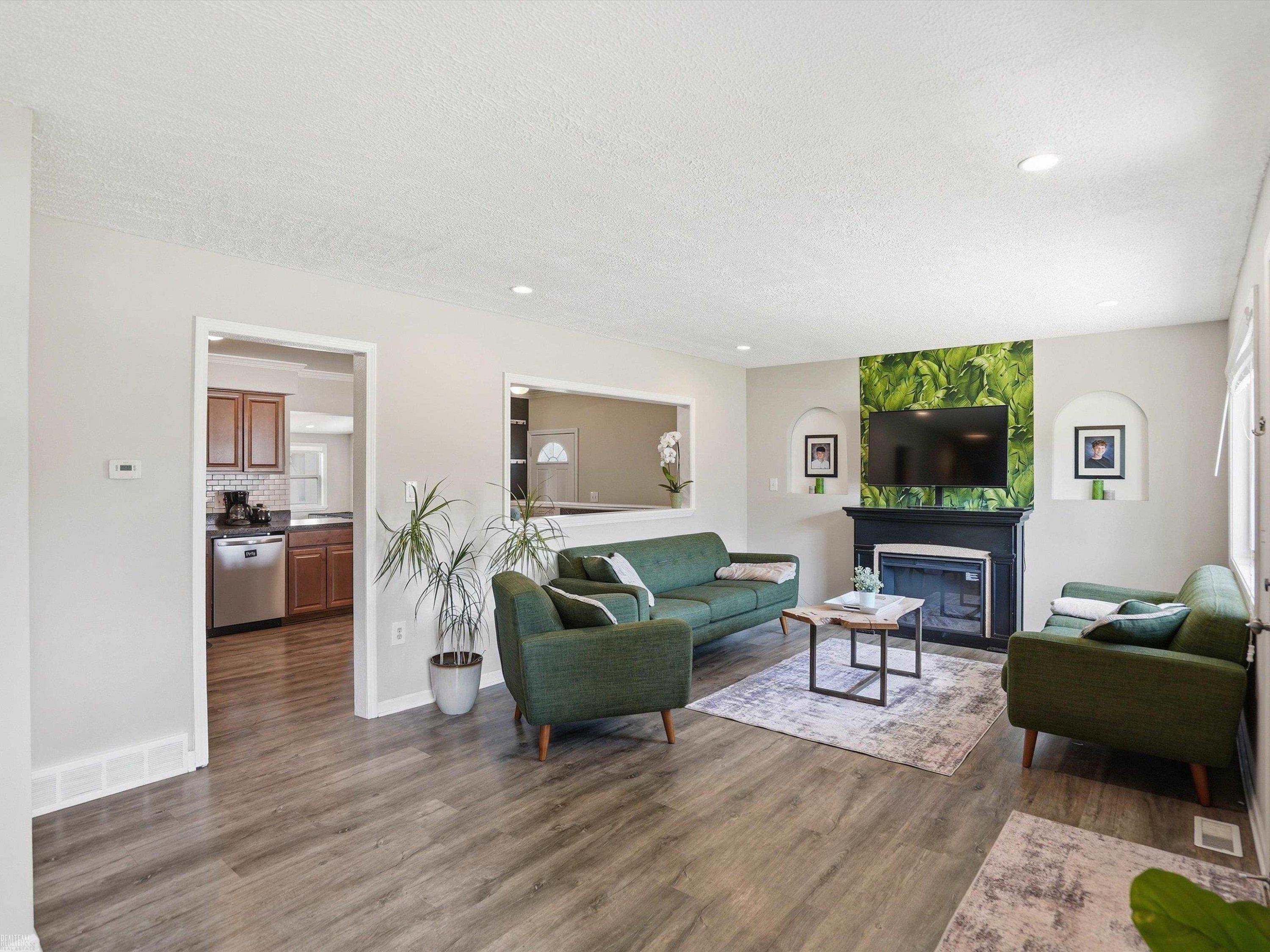 8835 Royce Drive, Sterling Heights, MI 48313 — Photo 4