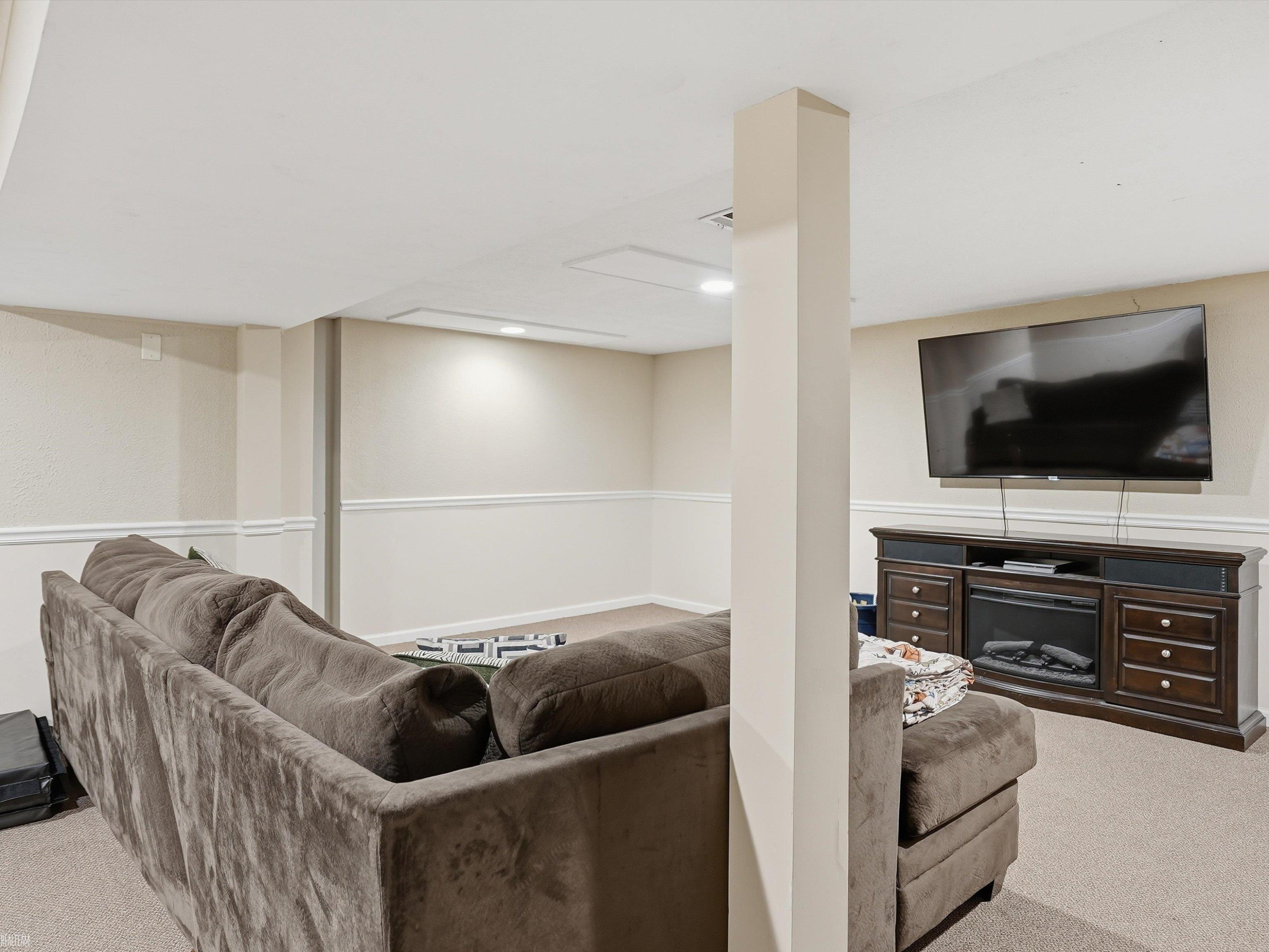 8835 Royce Drive, Sterling Heights, MI 48313 — Photo 35