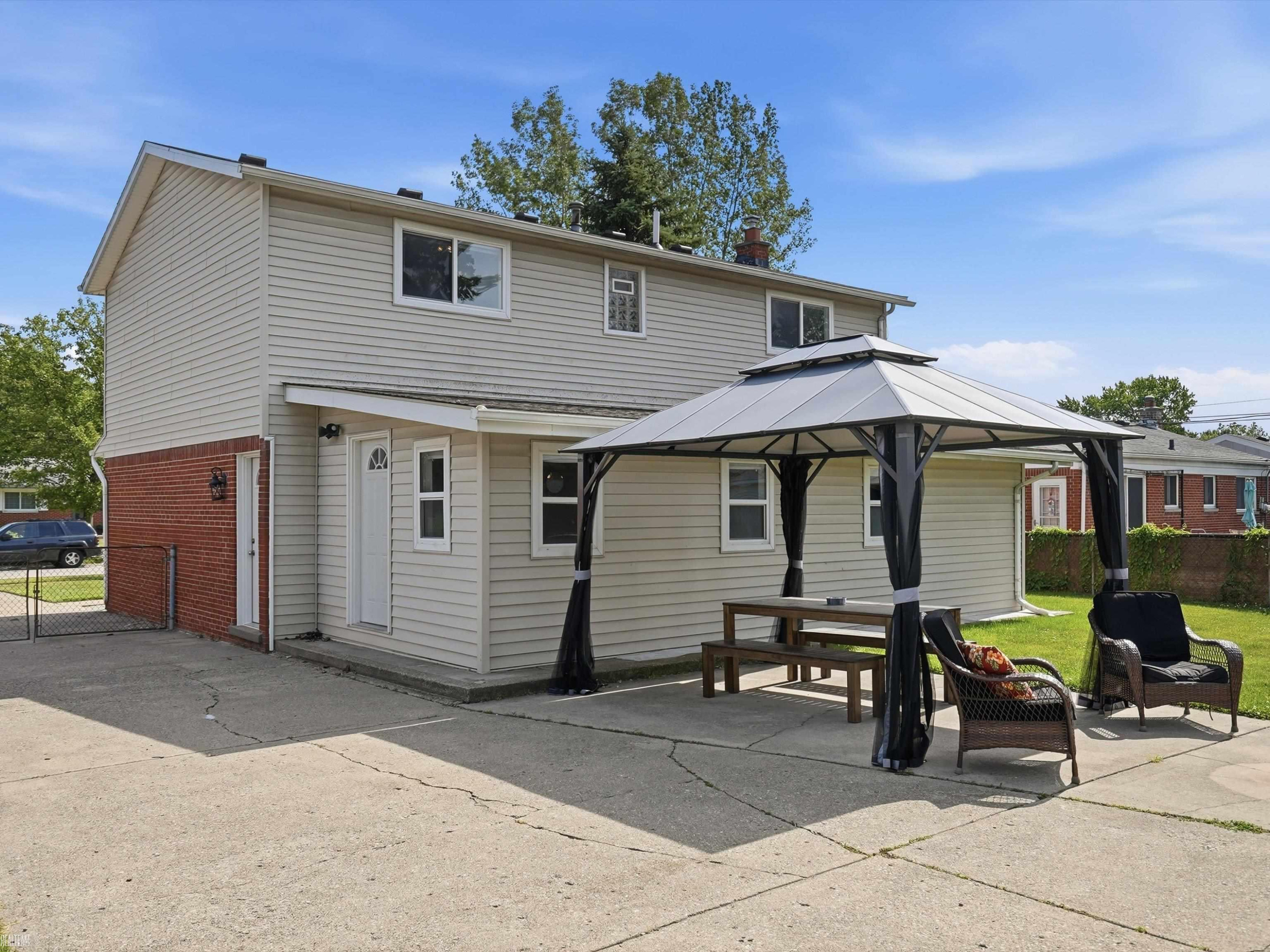 8835 Royce Drive, Sterling Heights, MI 48313 — Photo 43