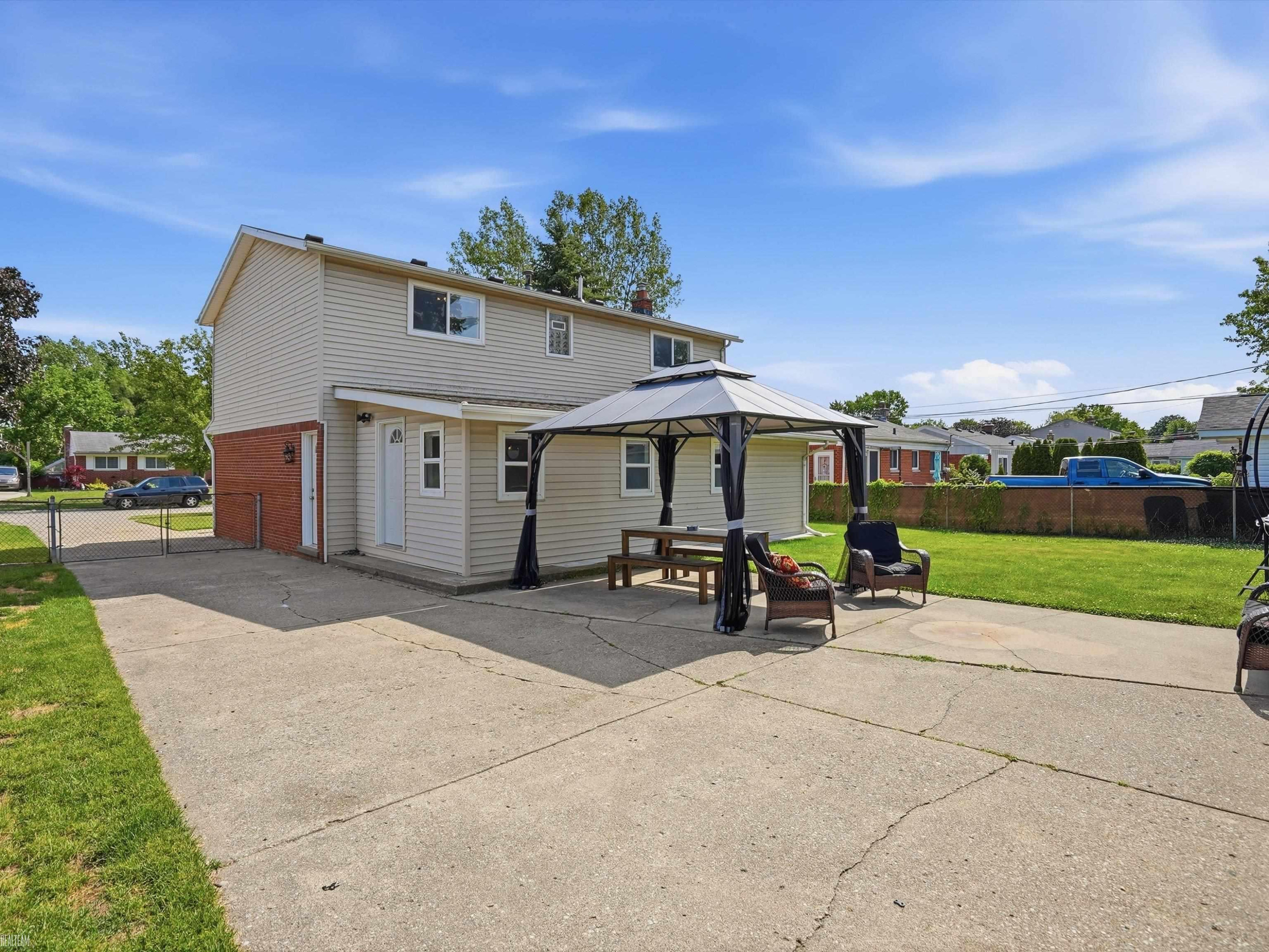 8835 Royce Drive, Sterling Heights, MI 48313 — Photo 44