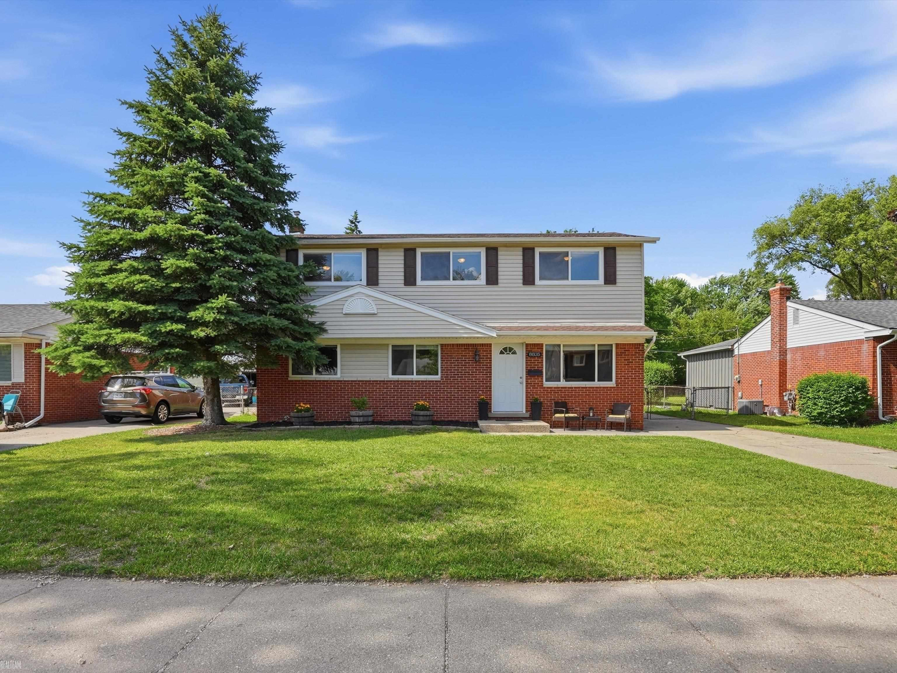8835 Royce Drive, Sterling Heights, MI 48313 — Photo 48