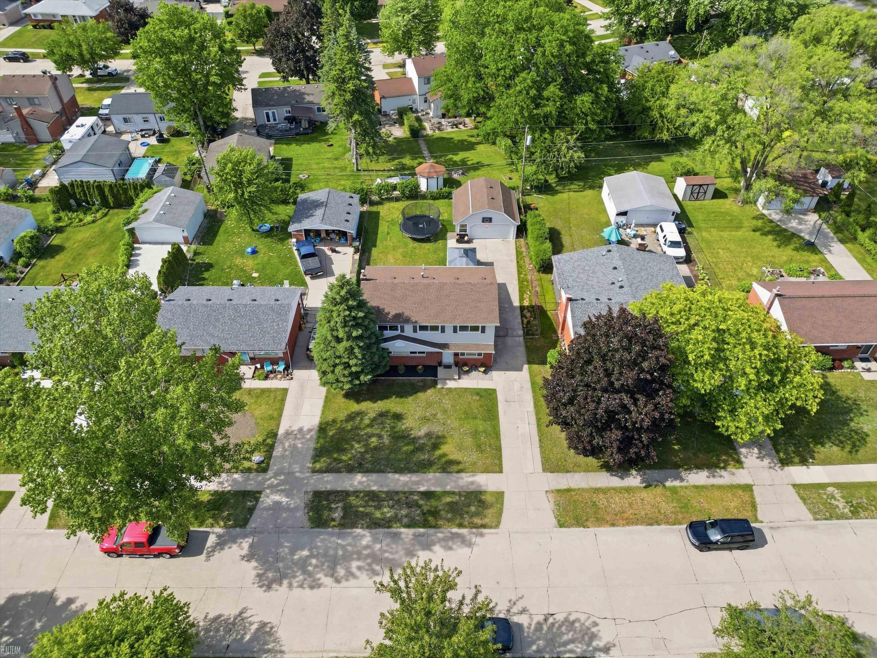 8835 Royce Drive, Sterling Heights, MI 48313 — Photo 52