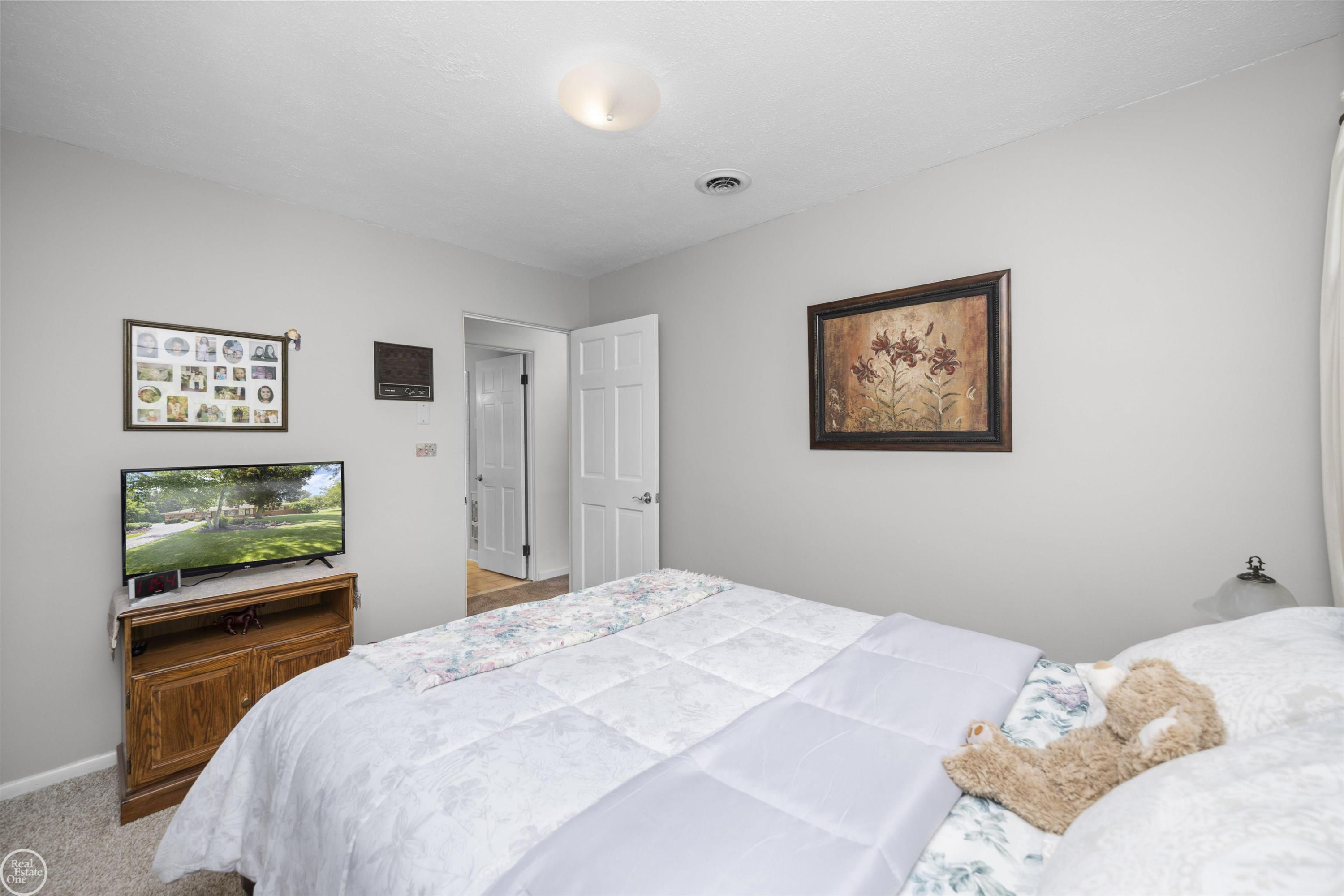 5248 Brookside Drive, Shelby Twp, MI 48316 — Photo 20