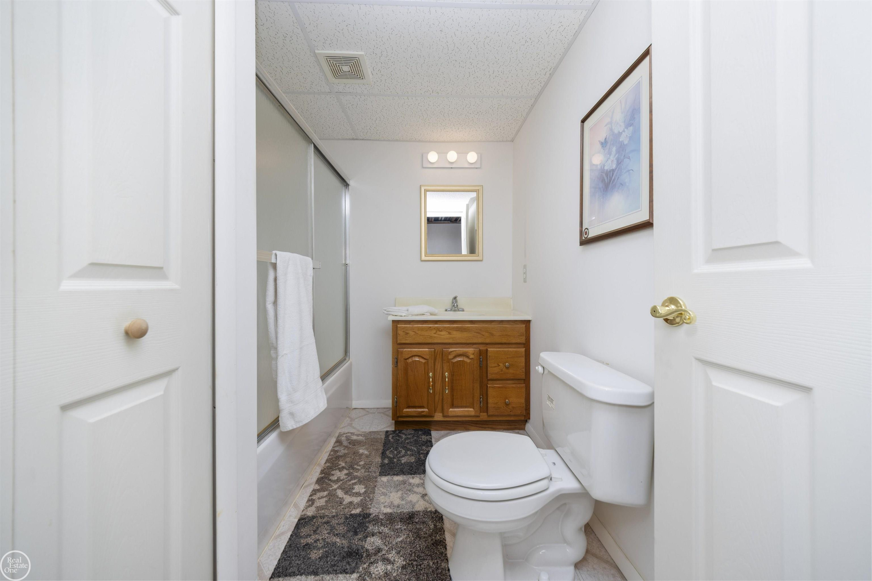 5248 Brookside Drive, Shelby Twp, MI 48316 — Photo 26