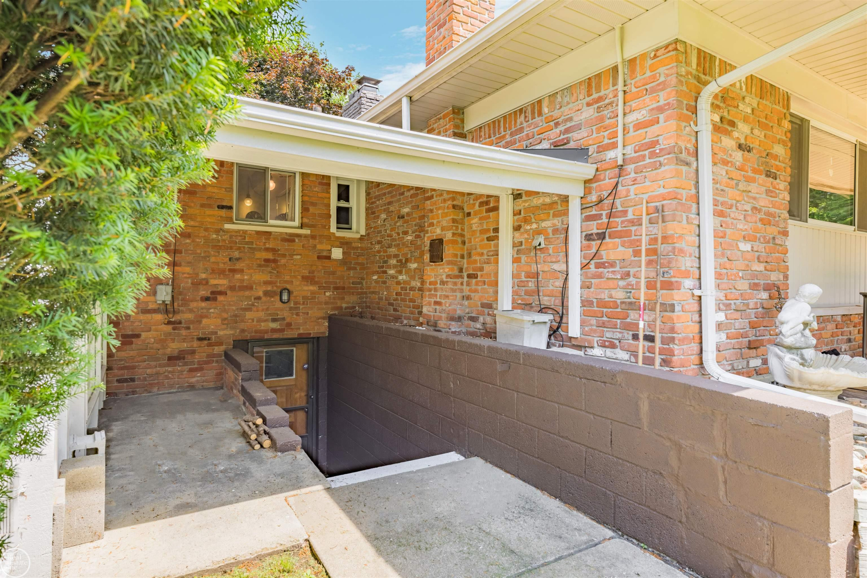 5248 Brookside Drive, Shelby Twp, MI 48316 — Photo 32