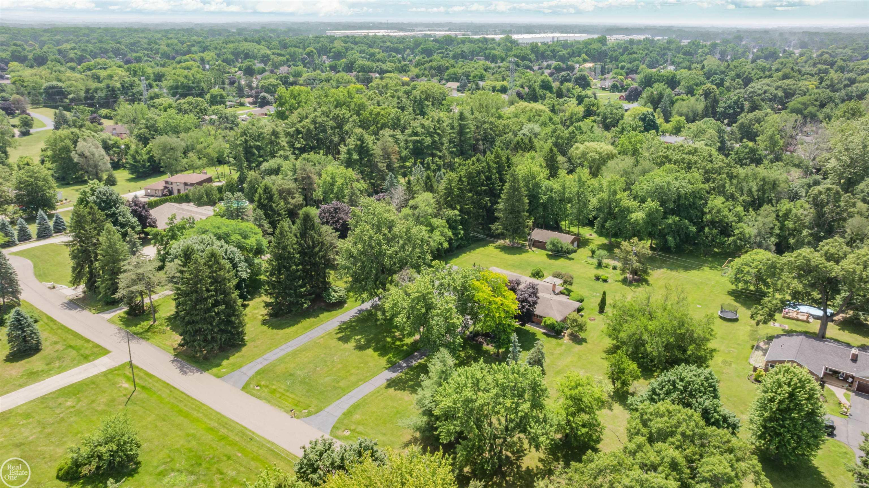 5248 Brookside Drive, Shelby Twp, MI 48316 — Photo 39