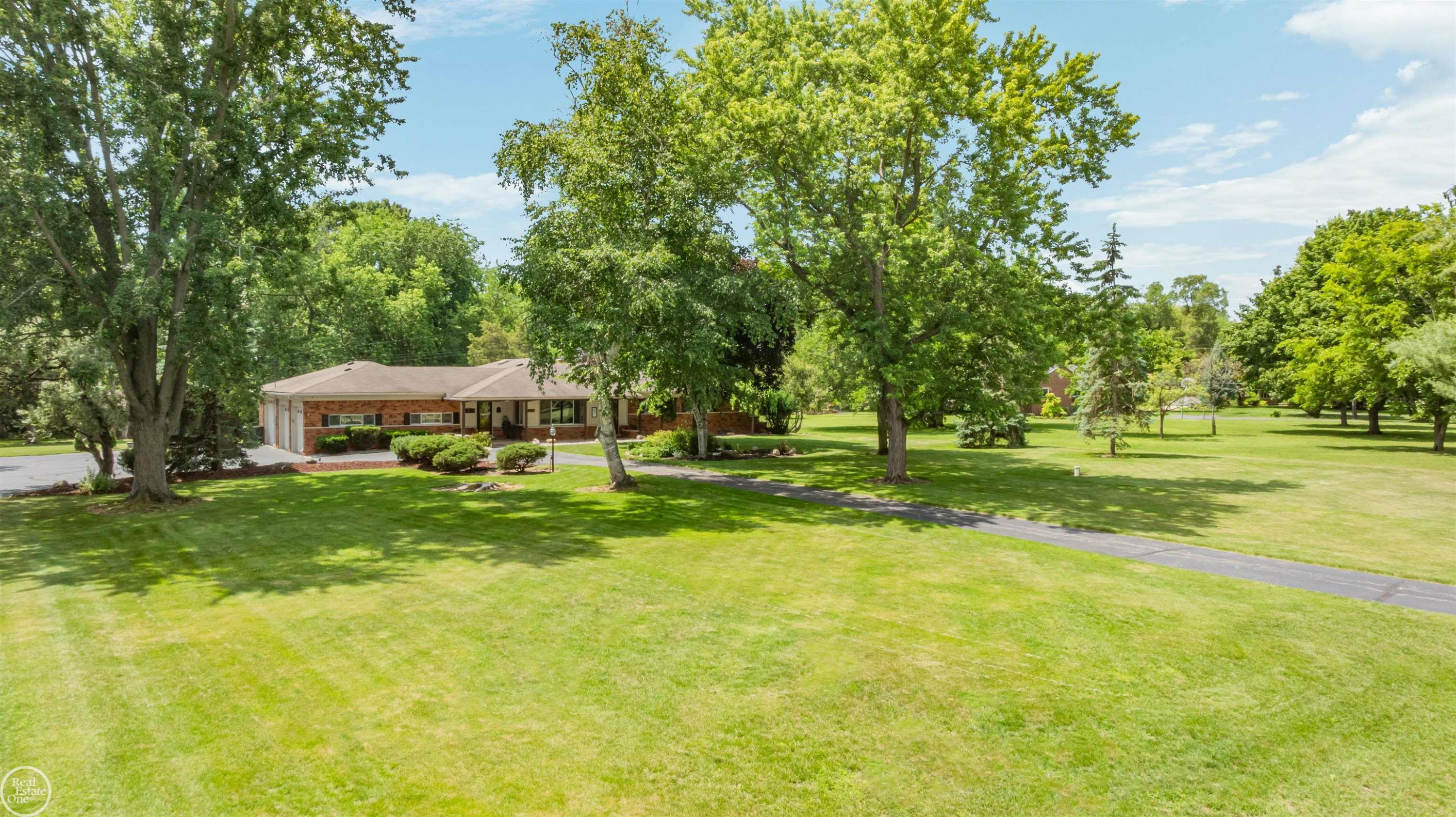 5248 Brookside Drive, Shelby Twp, MI 48316 — Photo 40
