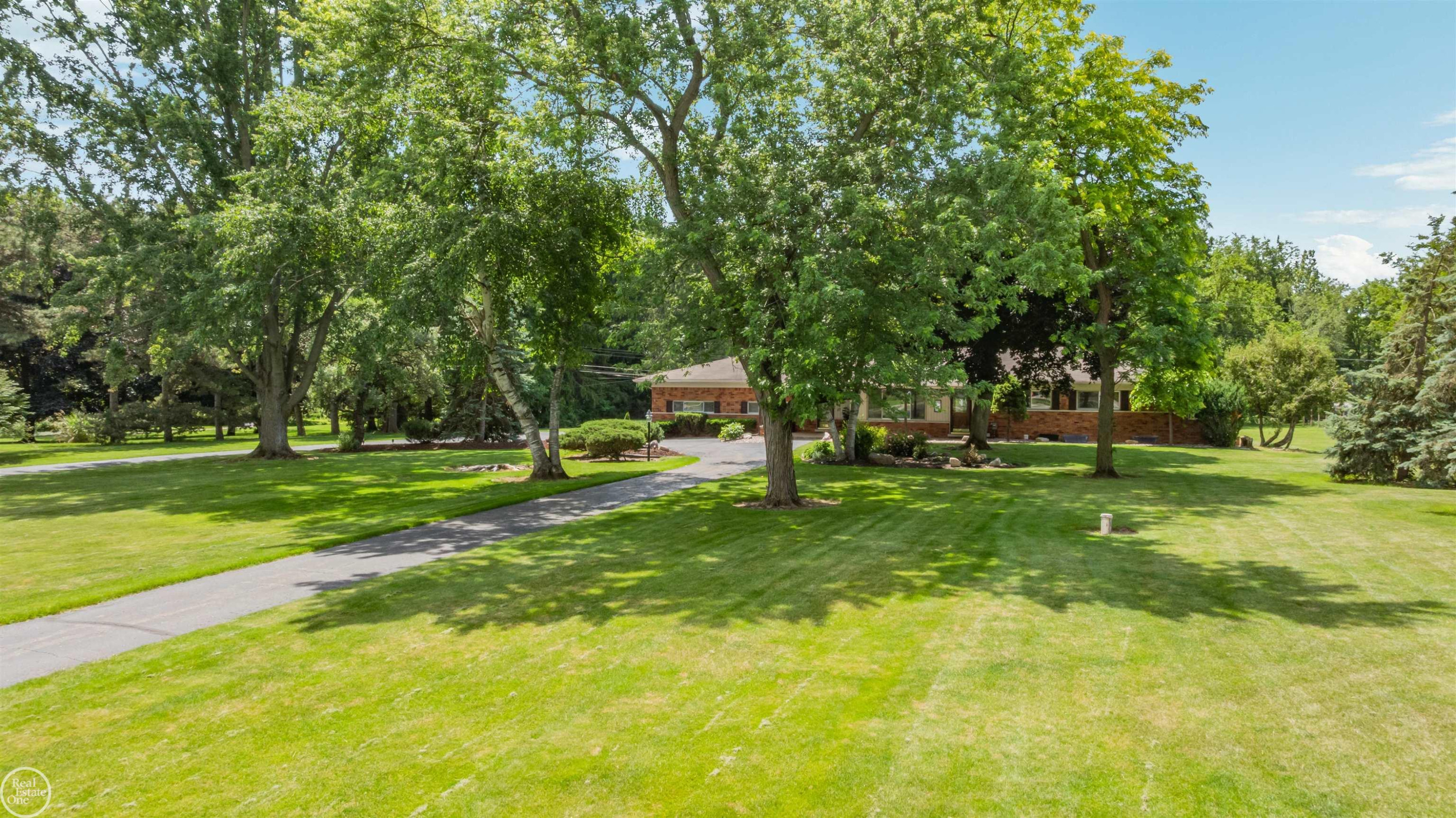 5248 Brookside Drive, Shelby Twp, MI 48316 — Photo 41