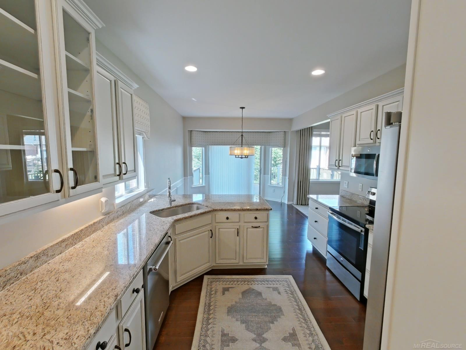 50041 Watling Street, Shelby Twp, MI 48317 — Photo 3