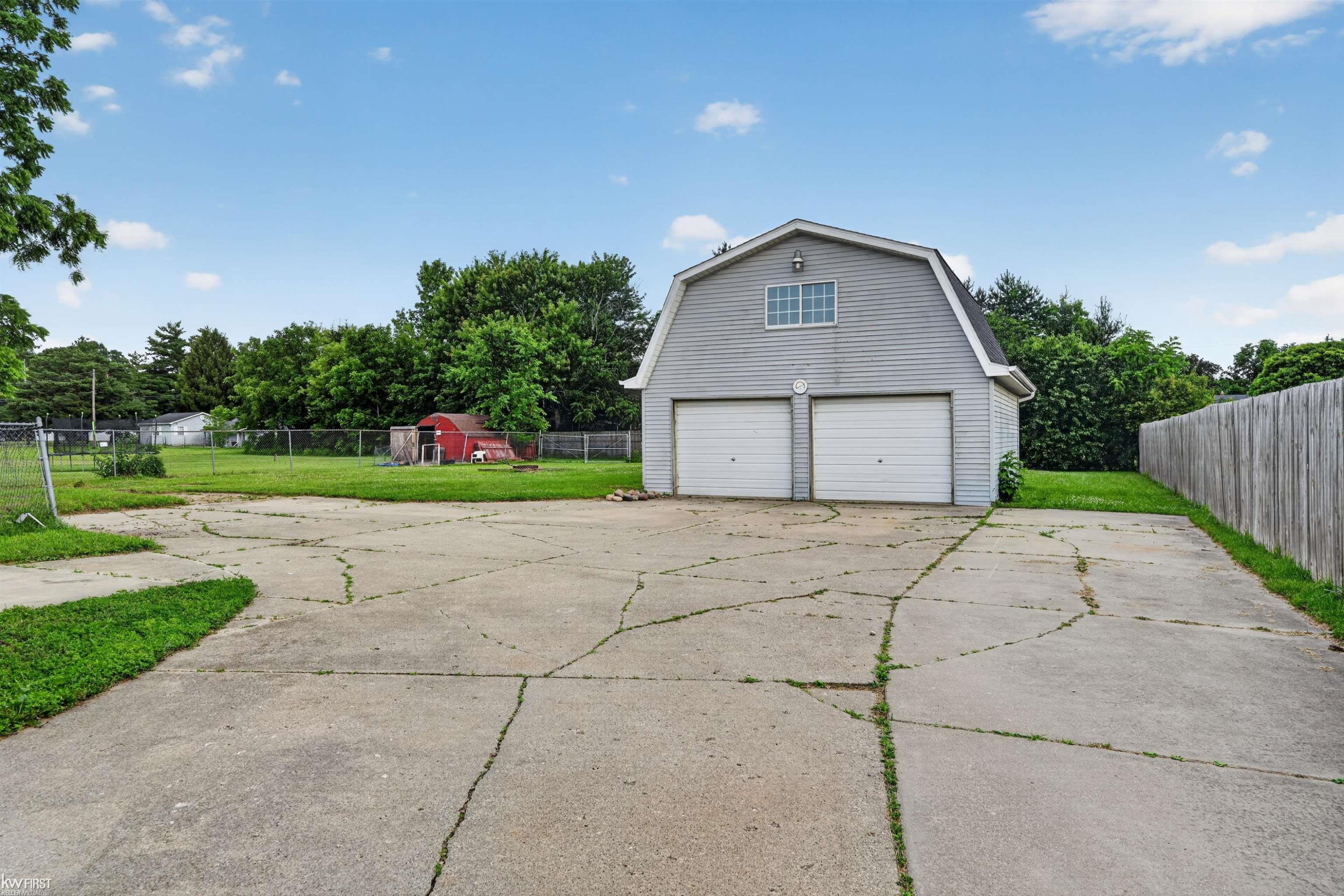 2228 McLaren Street, Burton, MI 48529 — Photo 9