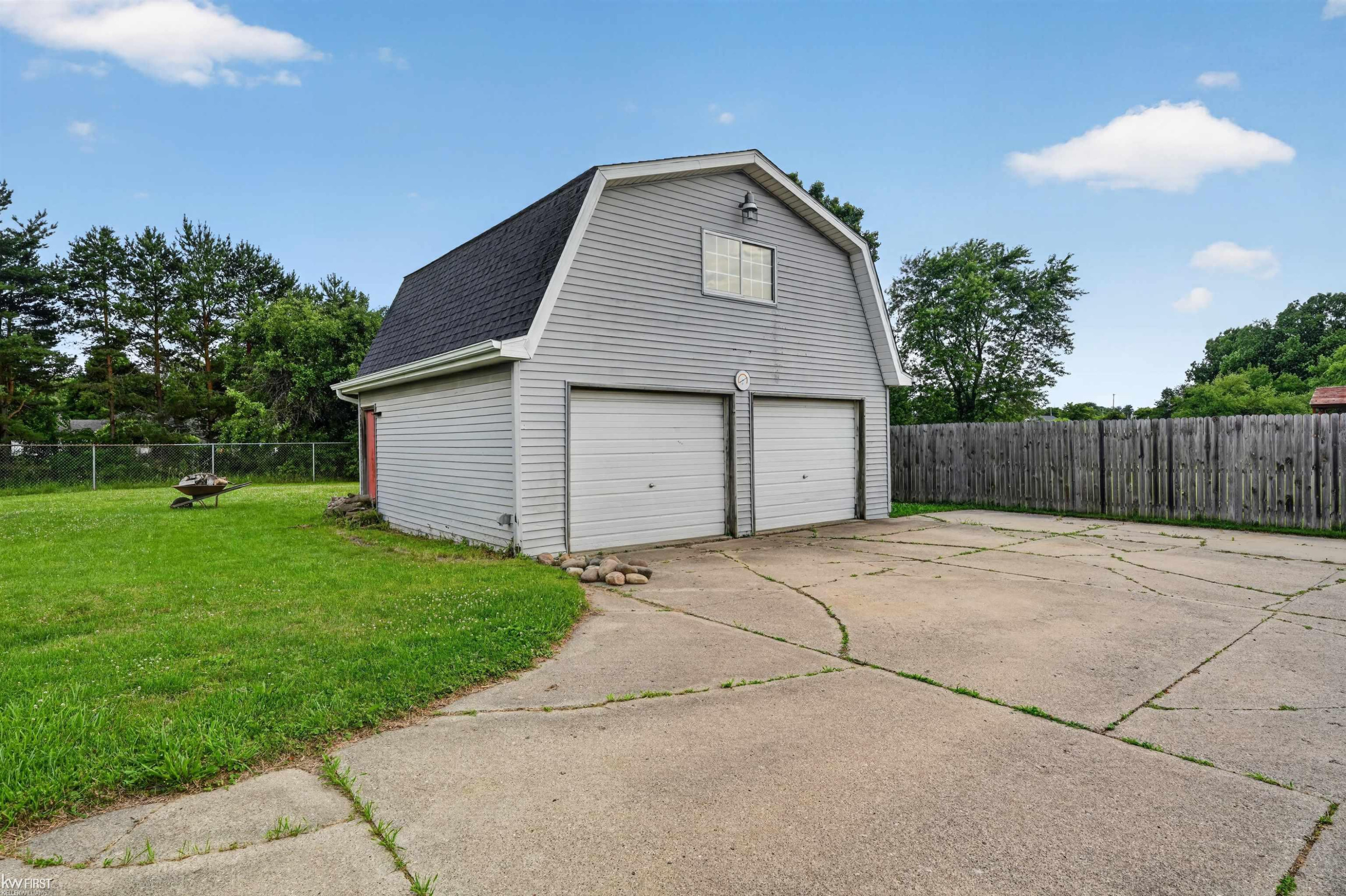 2228 McLaren Street, Burton, MI 48529 — Photo 10