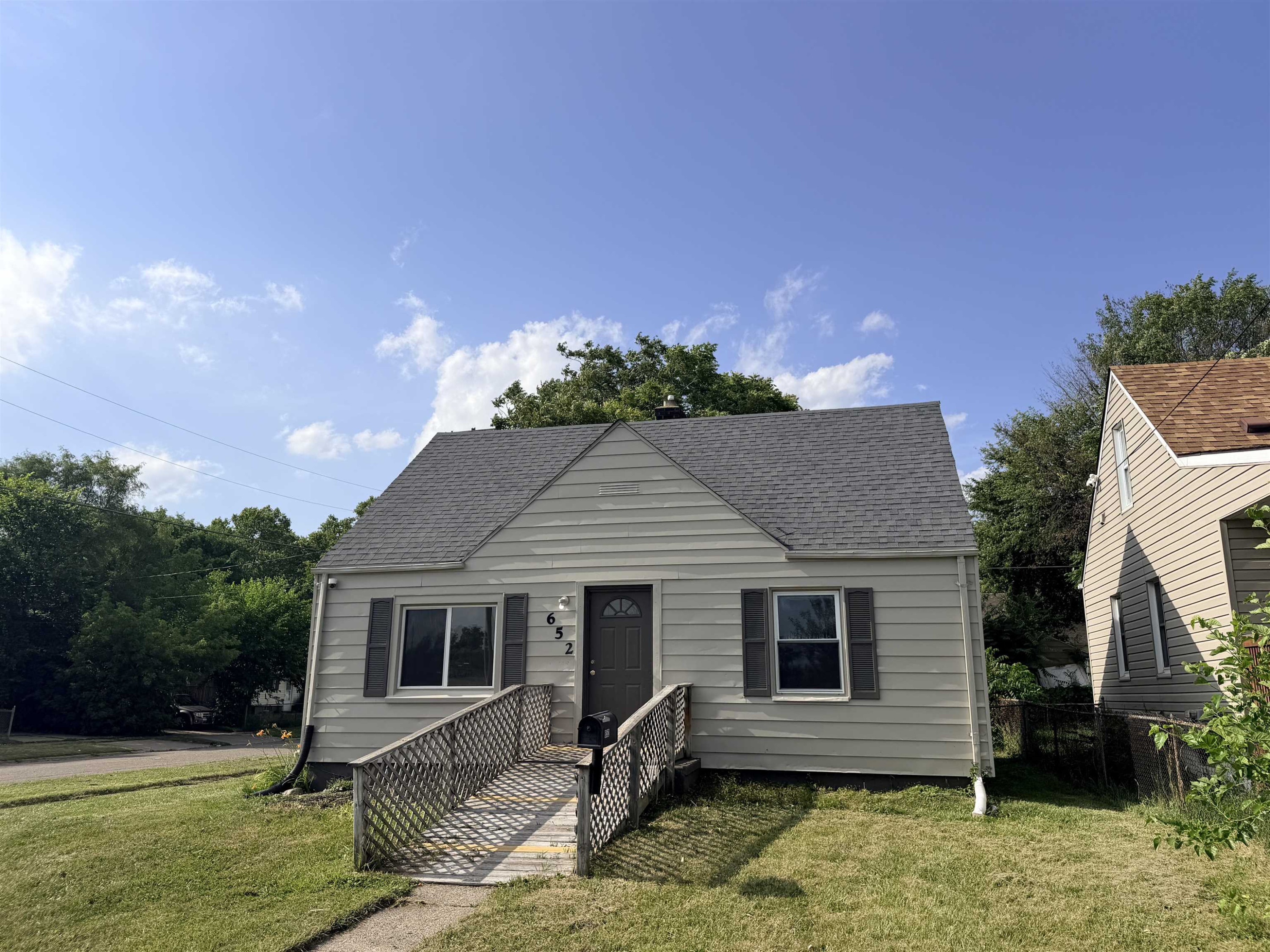 652 Ingleside Avenue, Flint, MI 48507 — front exterior