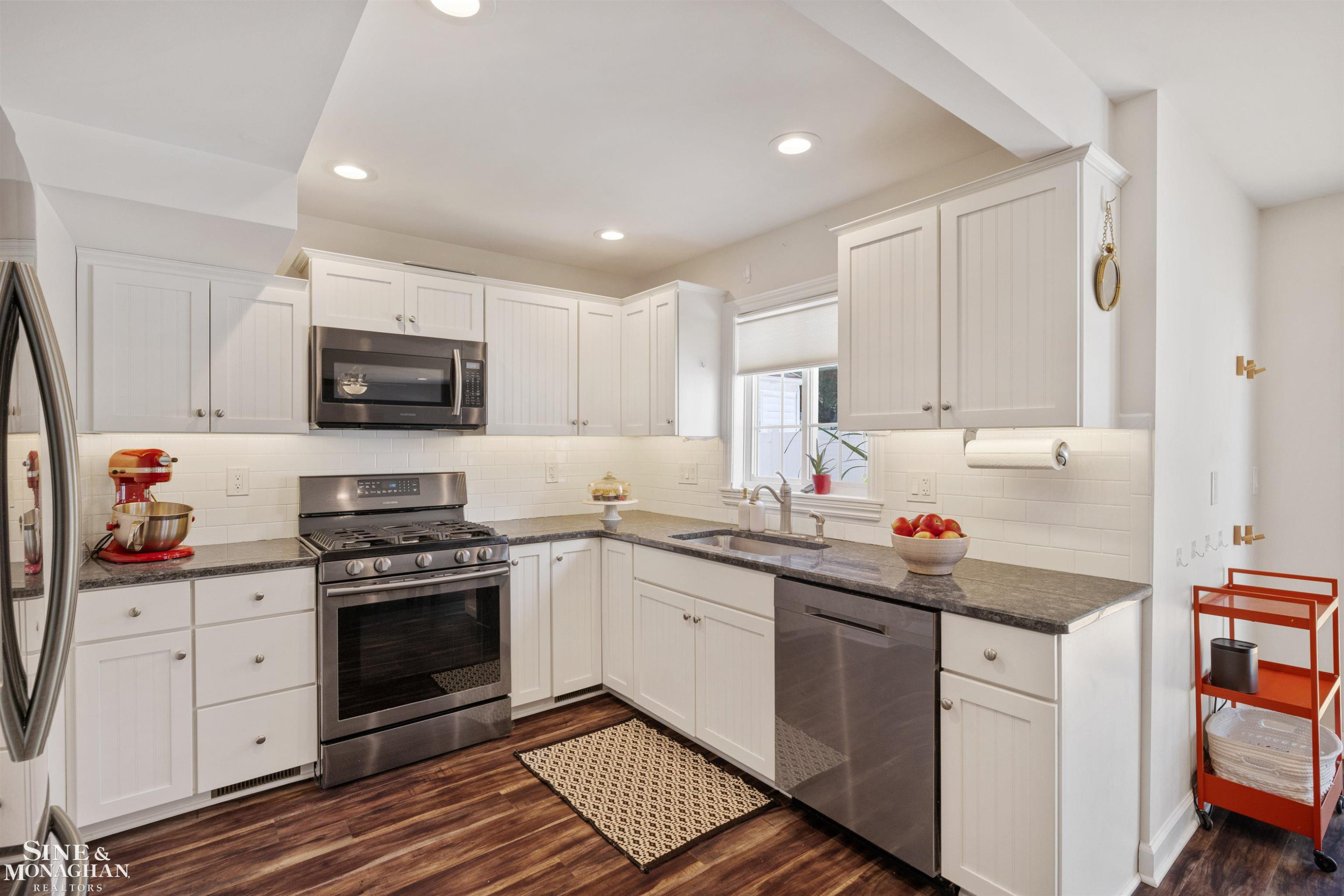 407 Lothrop Road, Grosse Pointe Farms, MI 48236 — Photo 13