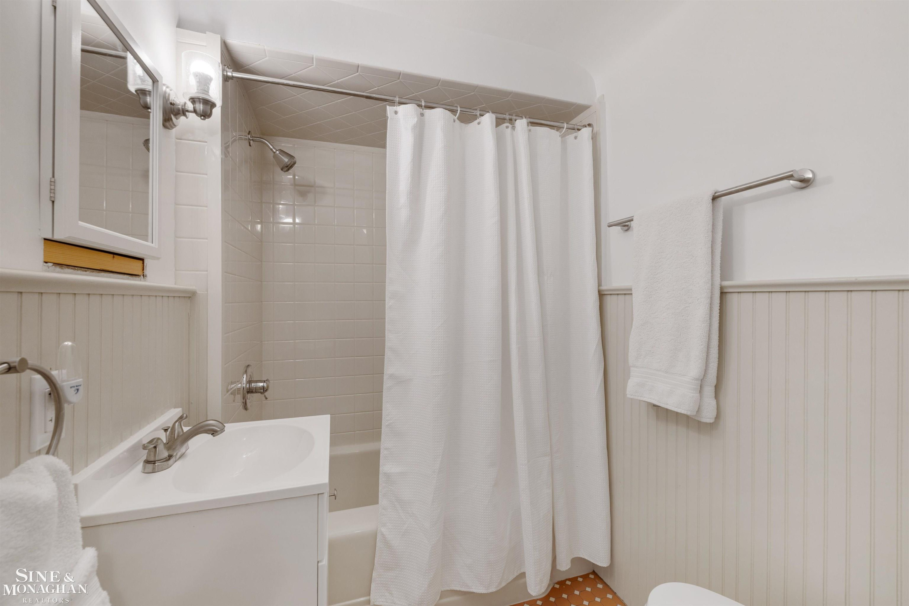 407 Lothrop Road, Grosse Pointe Farms, MI 48236 — Photo 25