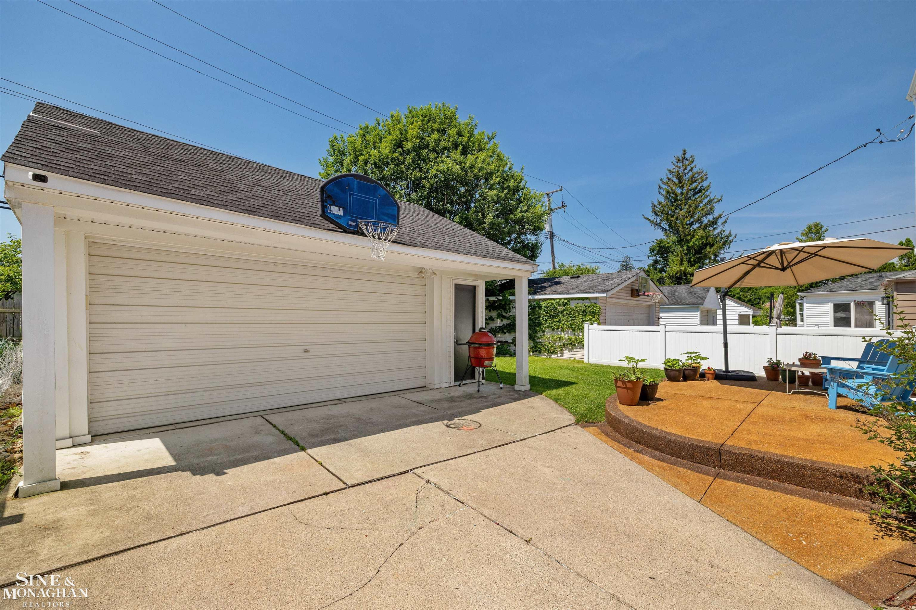 407 Lothrop Road, Grosse Pointe Farms, MI 48236 — Photo 29