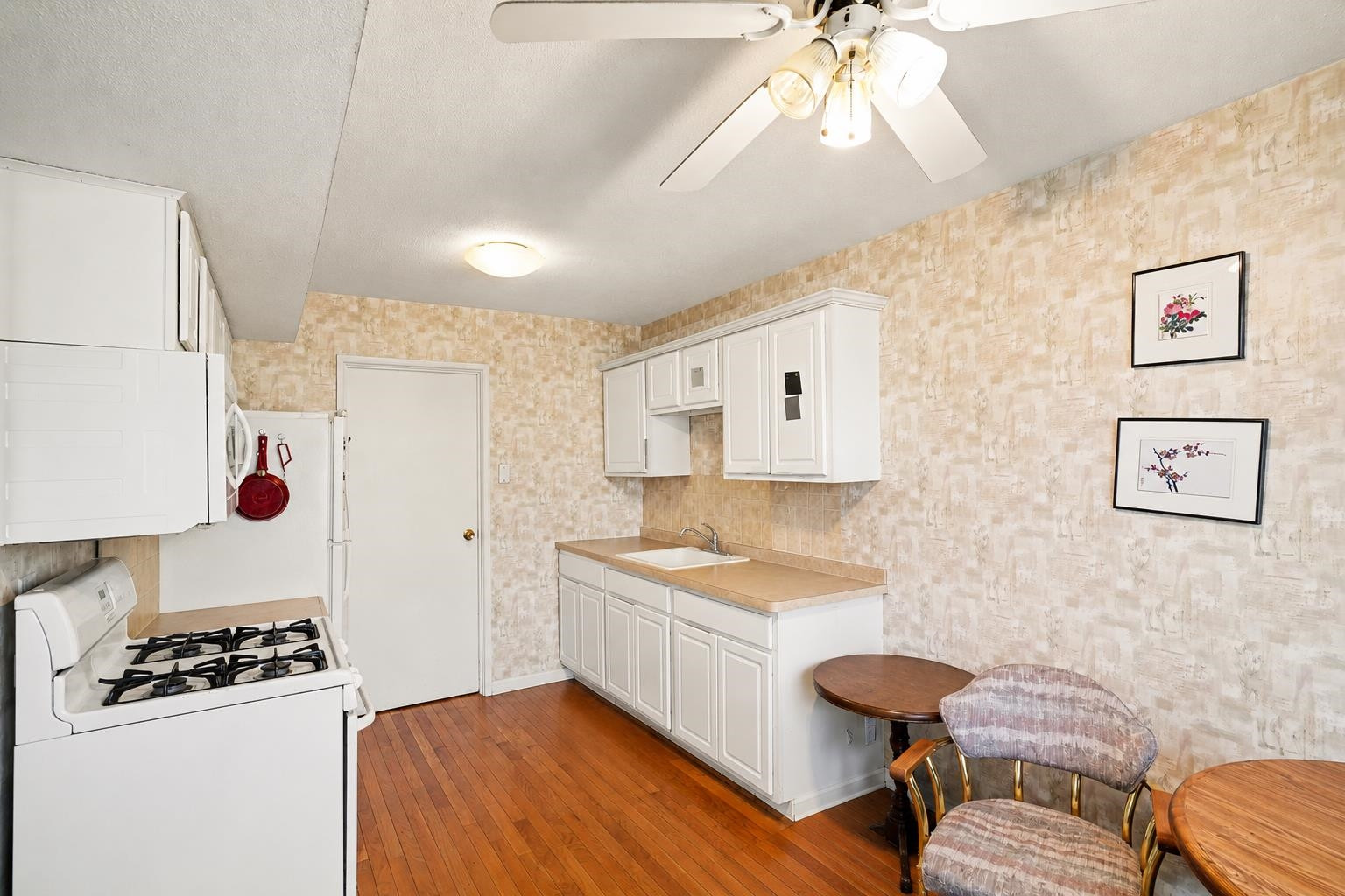 39762 Village Wood Circle, Novi, MI 48375 — Photo 2