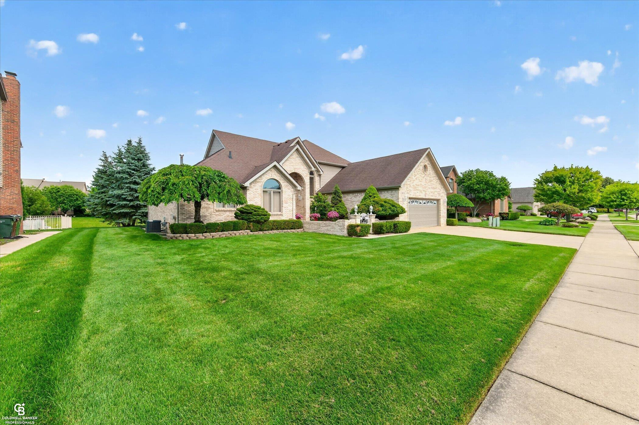 46640 Glen Pointe Drive, Shelby Twp, MI 48315 — Photo 2
