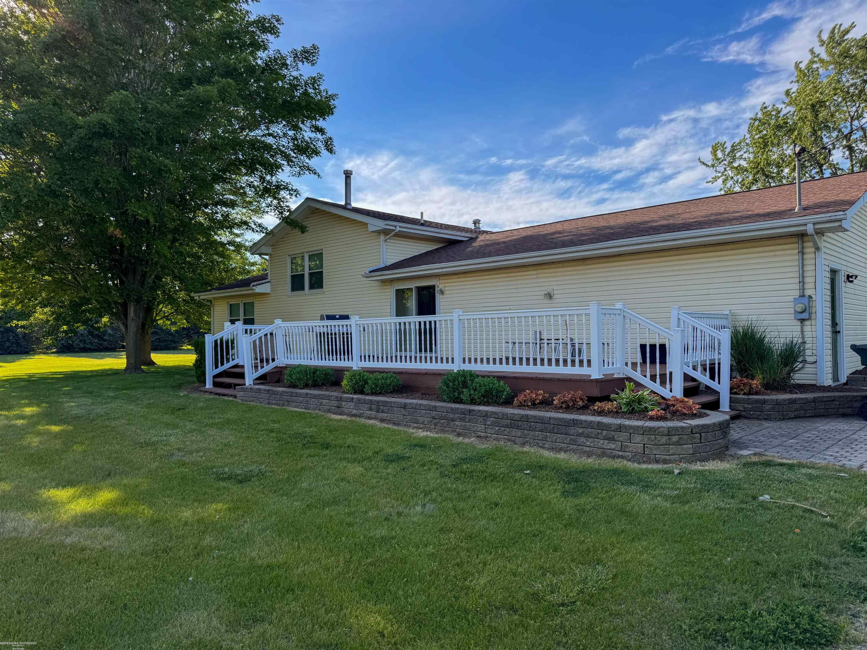 7894 Lantern Drive, Almont, MI 48003 — Photo 2