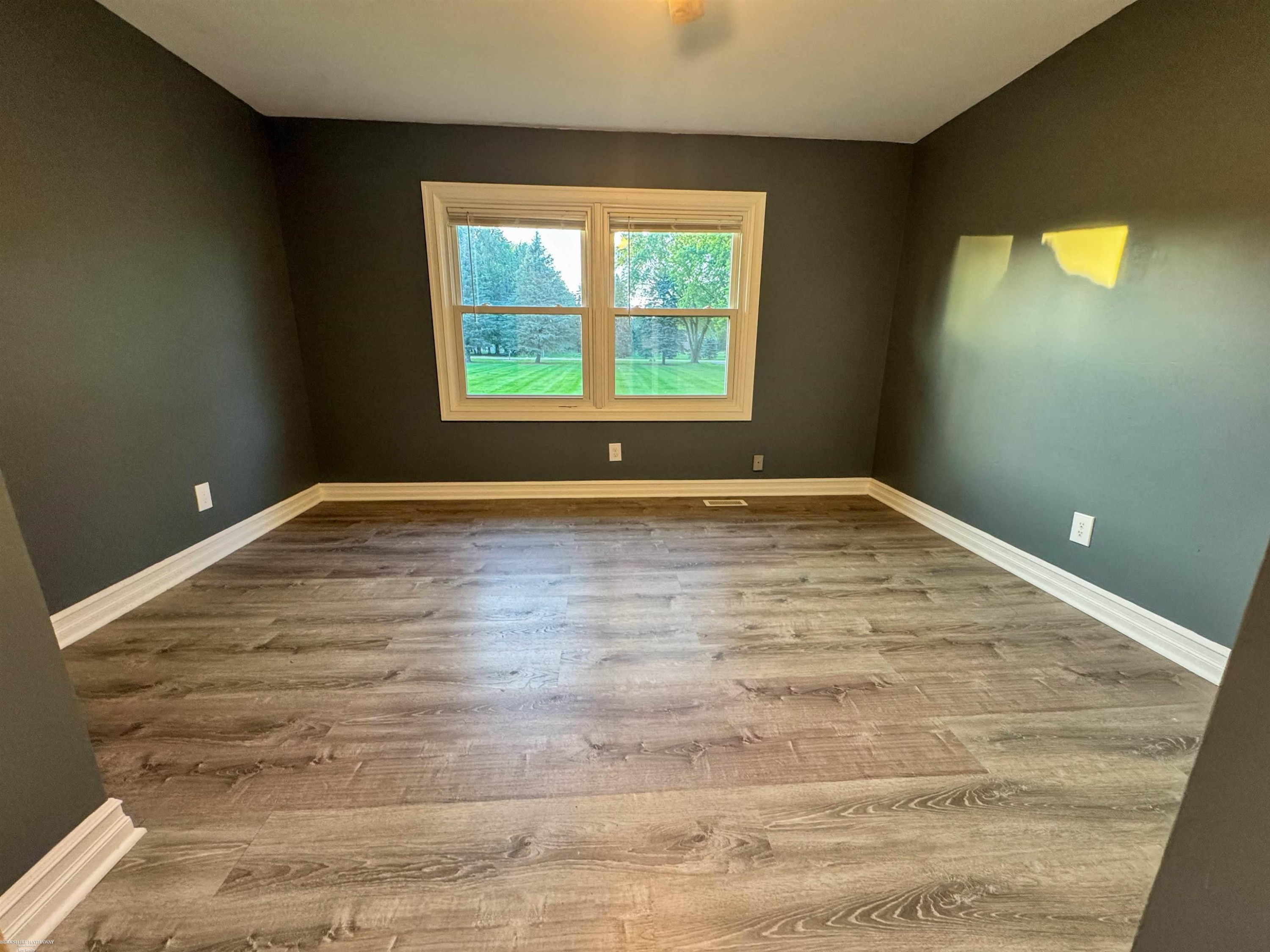 7894 Lantern Drive, Almont, MI 48003 — Photo 18