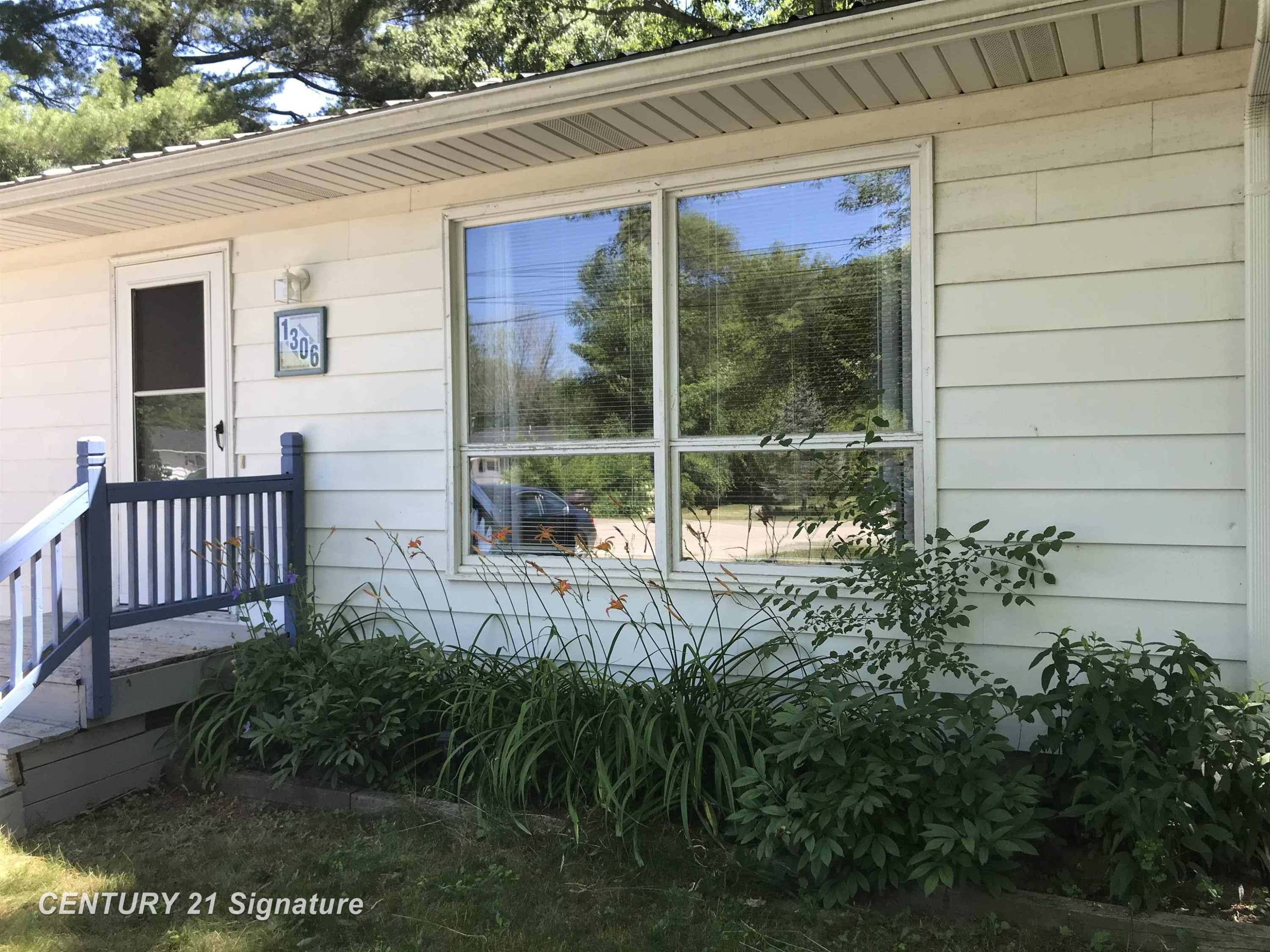 1306 Glen Road, Midland, MI 48640 — Photo 2