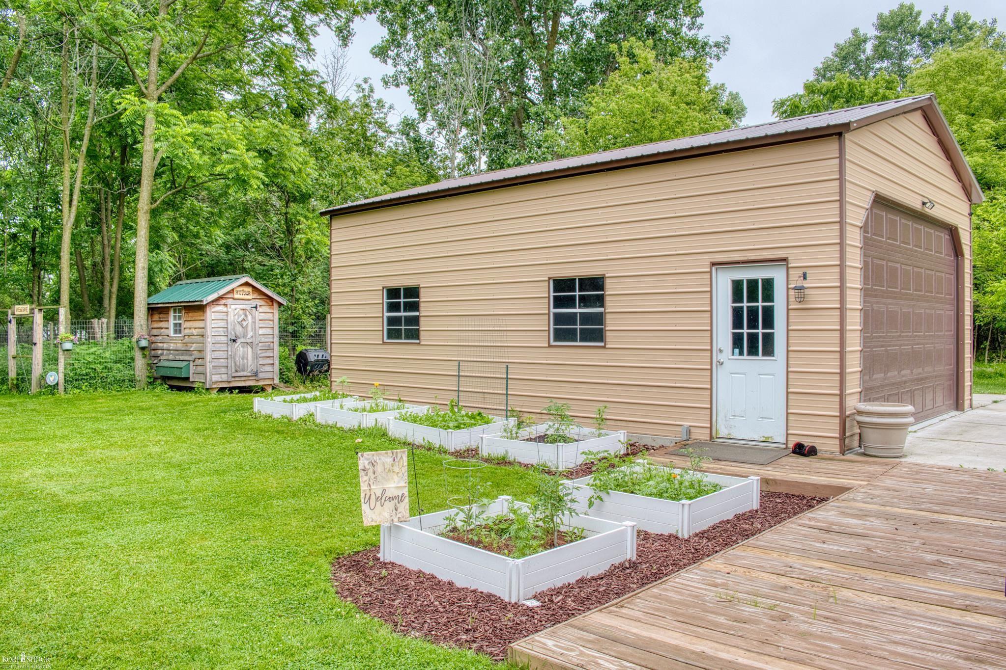 1445 W North Street, Owosso, MI 48867 — Photo 35