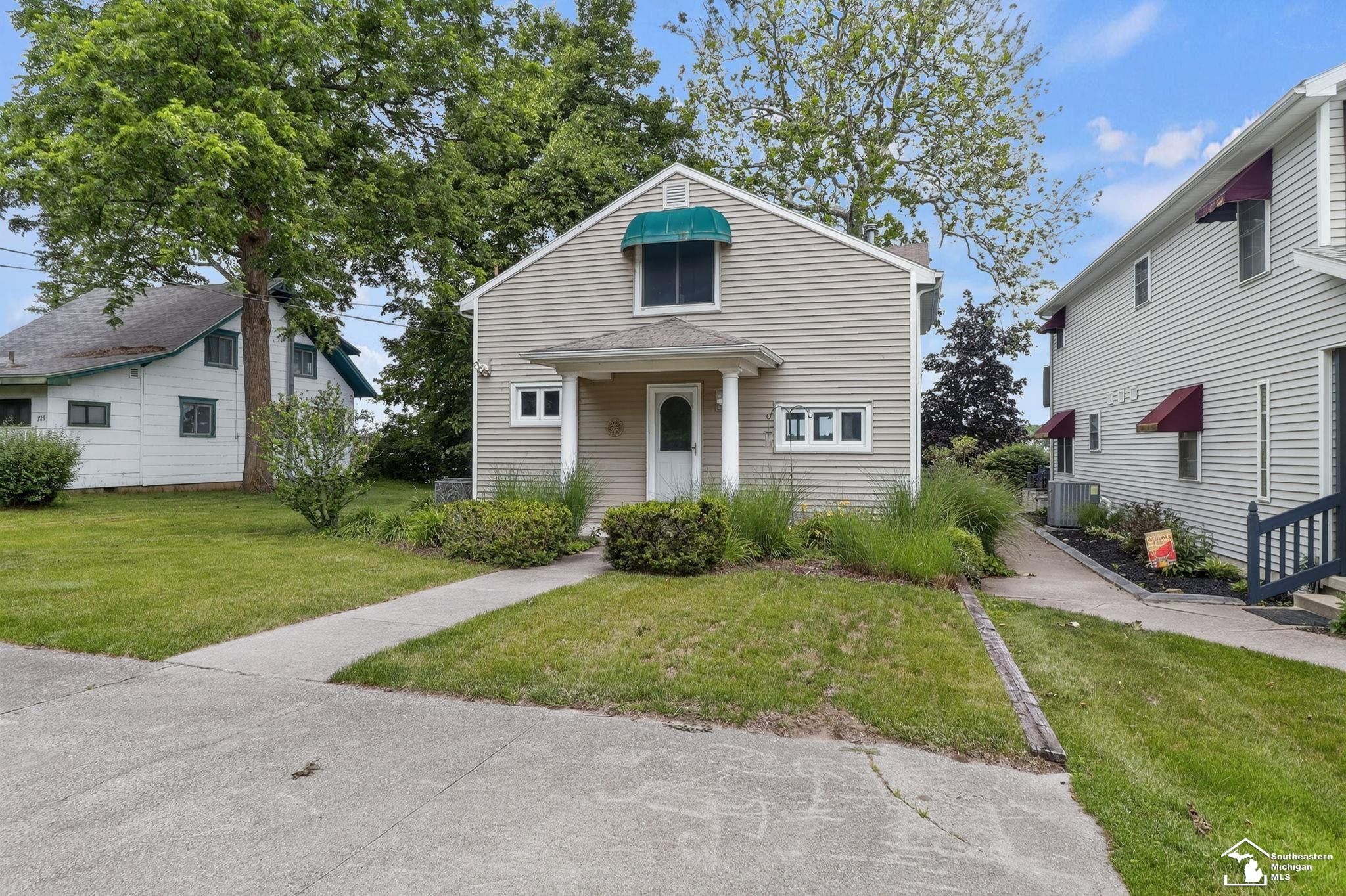 736 Lakeview Drive, Clarklake, MI 49234 — Photo 6