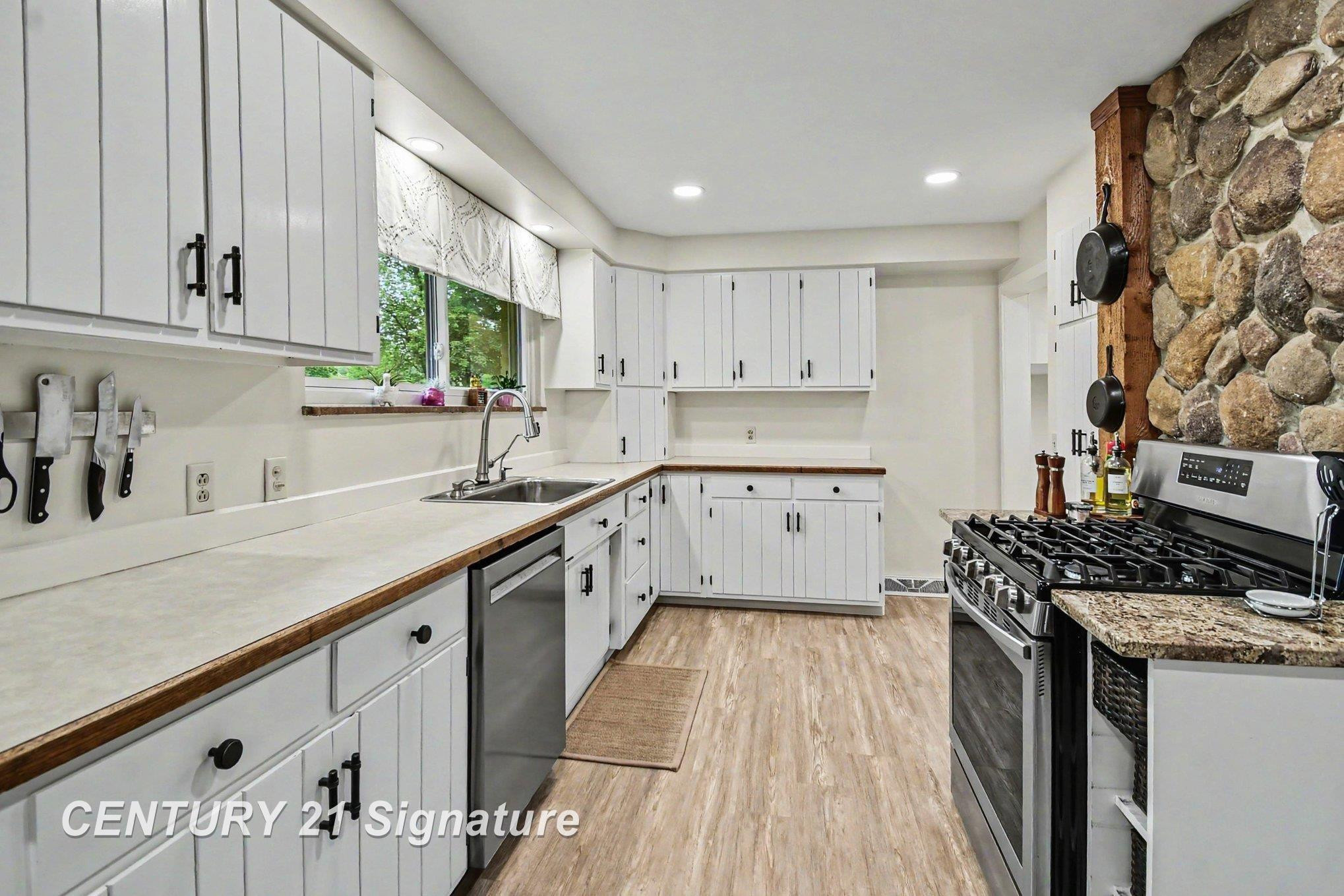 772 Midland Road, Bay City, MI 48706 — Photo 9