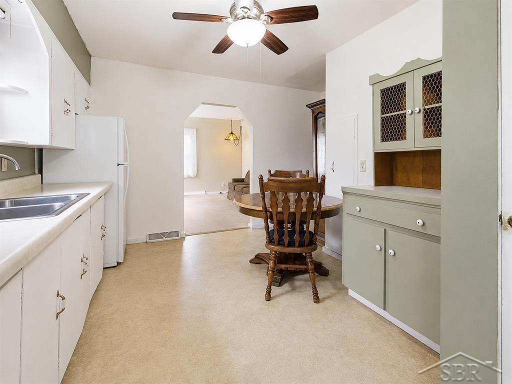 419 S Warren Street, Pinconning, MI 48650 — Photo 6