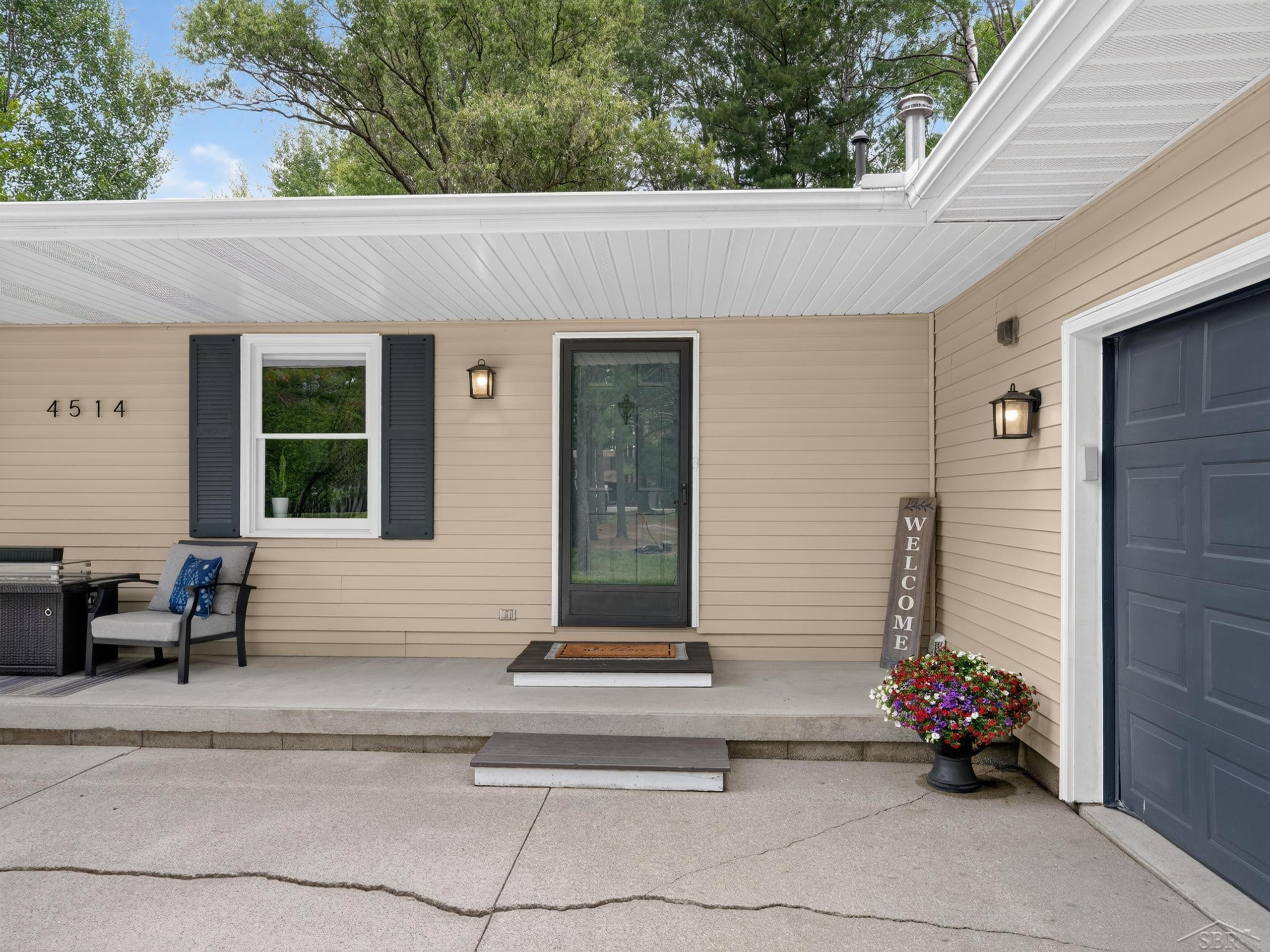 4514 W Salisbury Drive, Gladwin, MI 48624 — Photo 2