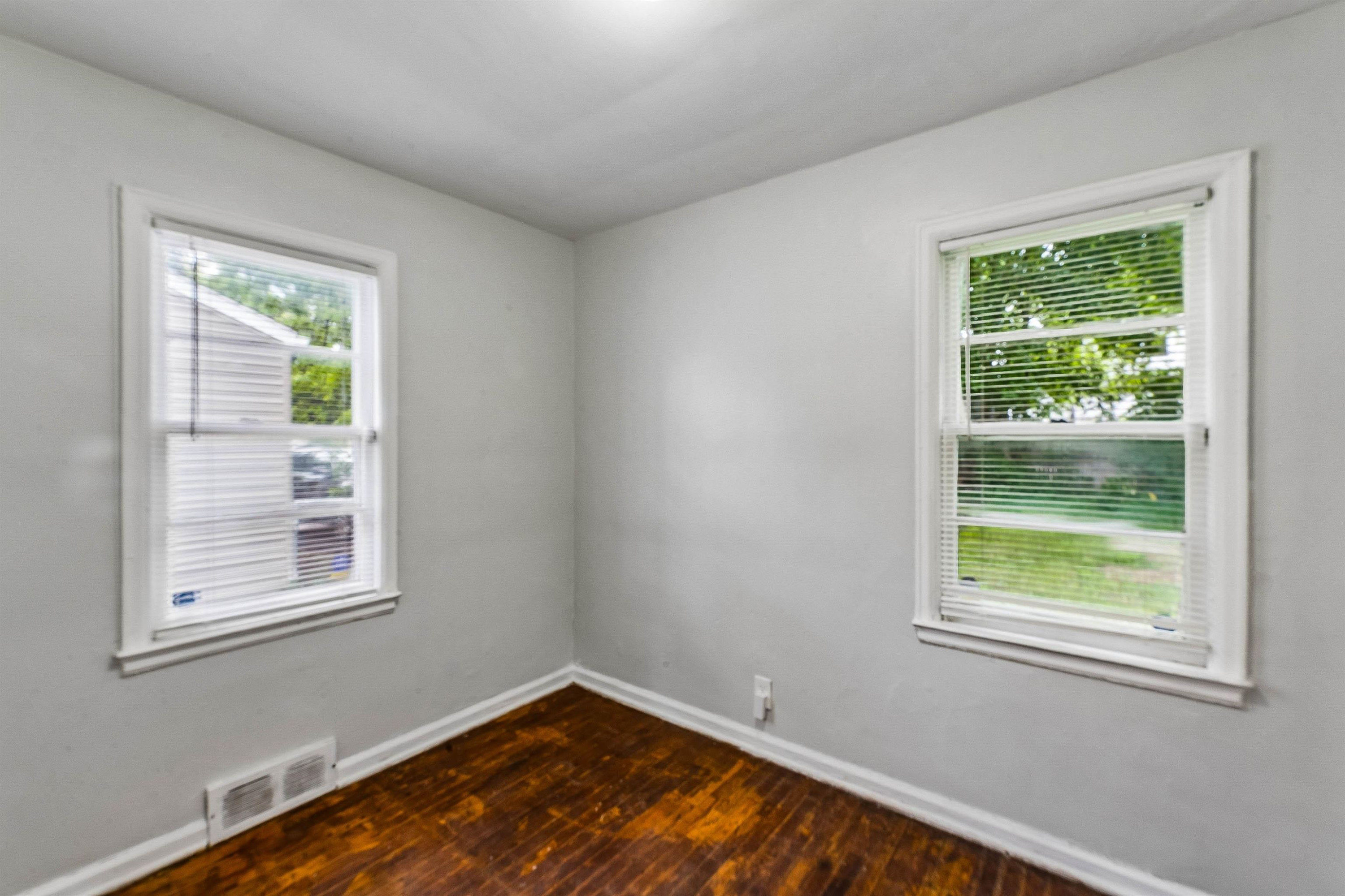 955 S Ballenger Highway, Flint, MI 48532 — Photo 9
