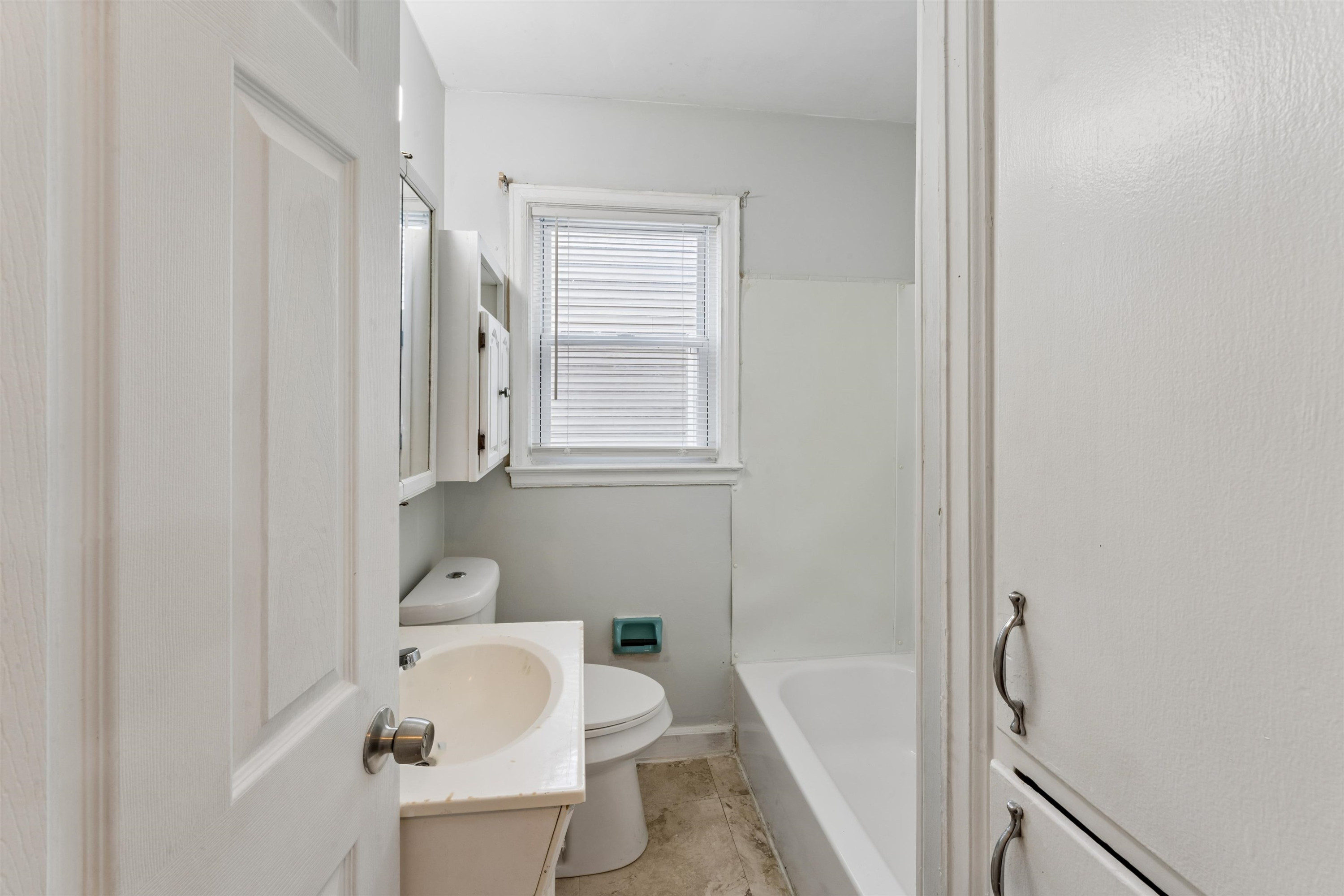 955 S Ballenger Highway, Flint, MI 48532 — Photo 10