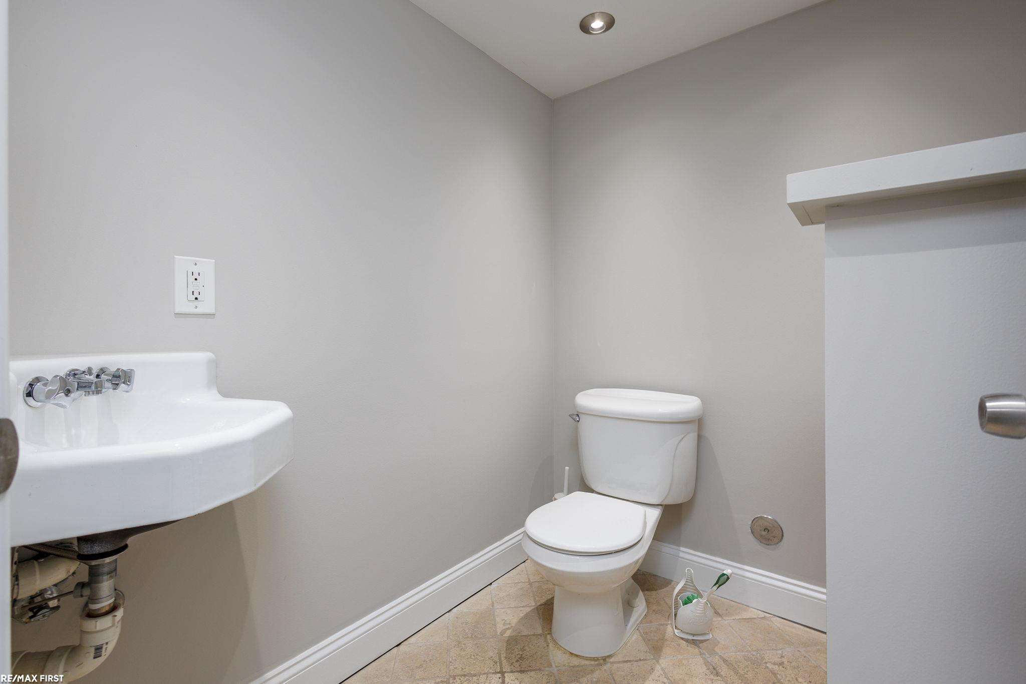22770 Worthington Ct Court, Saint Clair Shores, MI 48081 — Photo 23