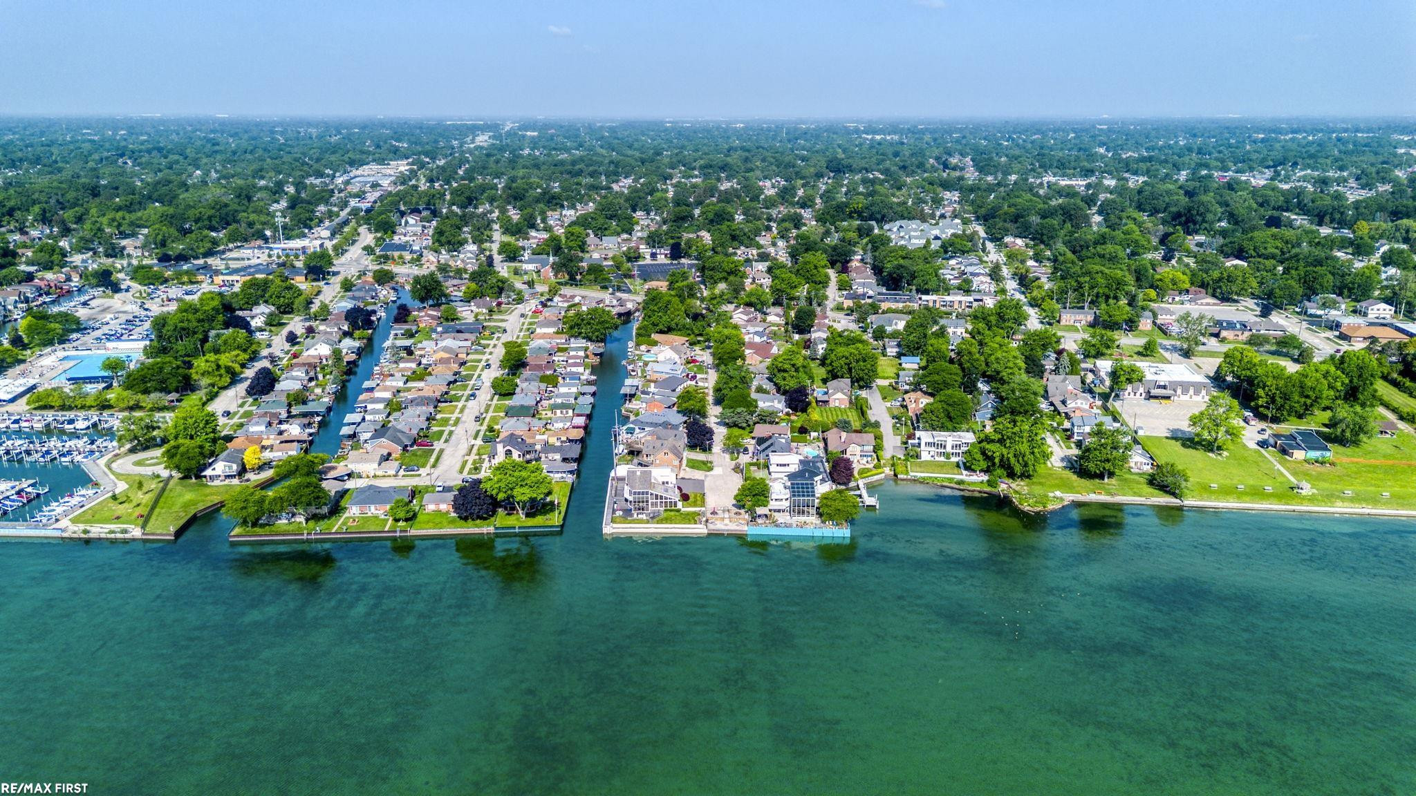 22770 Worthington Ct Court, Saint Clair Shores, MI 48081 — Photo 33