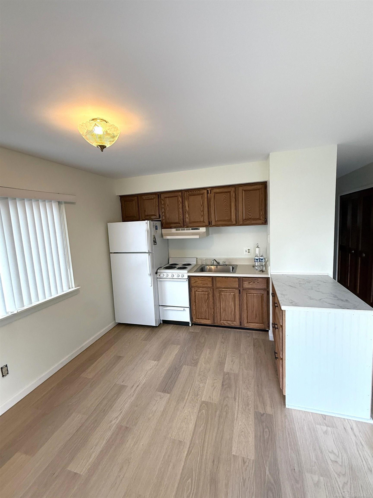 8147 BUSKO Street, Warren, MI 48093 — Photo 10